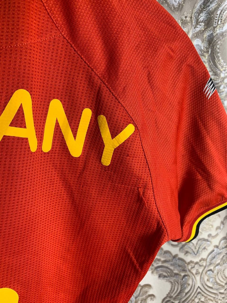Vintage VERY RARE BURRDA SPORT BELGIUM KOMPANY 4 SOCCER JERSEY Y2K Size US S / EU 44-46 / 1 - 9 Thumbnail
