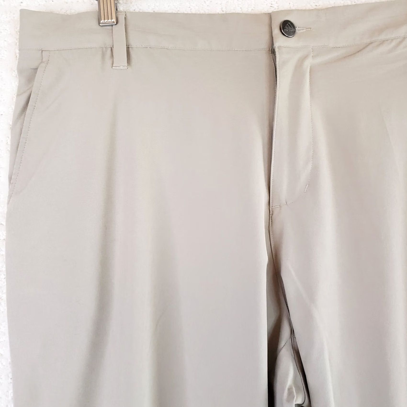 Adidas Adidas Golf Pants Mens 40x32 Khaki Beige Stretch Breathable Flex Chino Straight Pocket Logo 40 32 Regular Mens Size US 40 / EU 56 - 4 Thumbnail