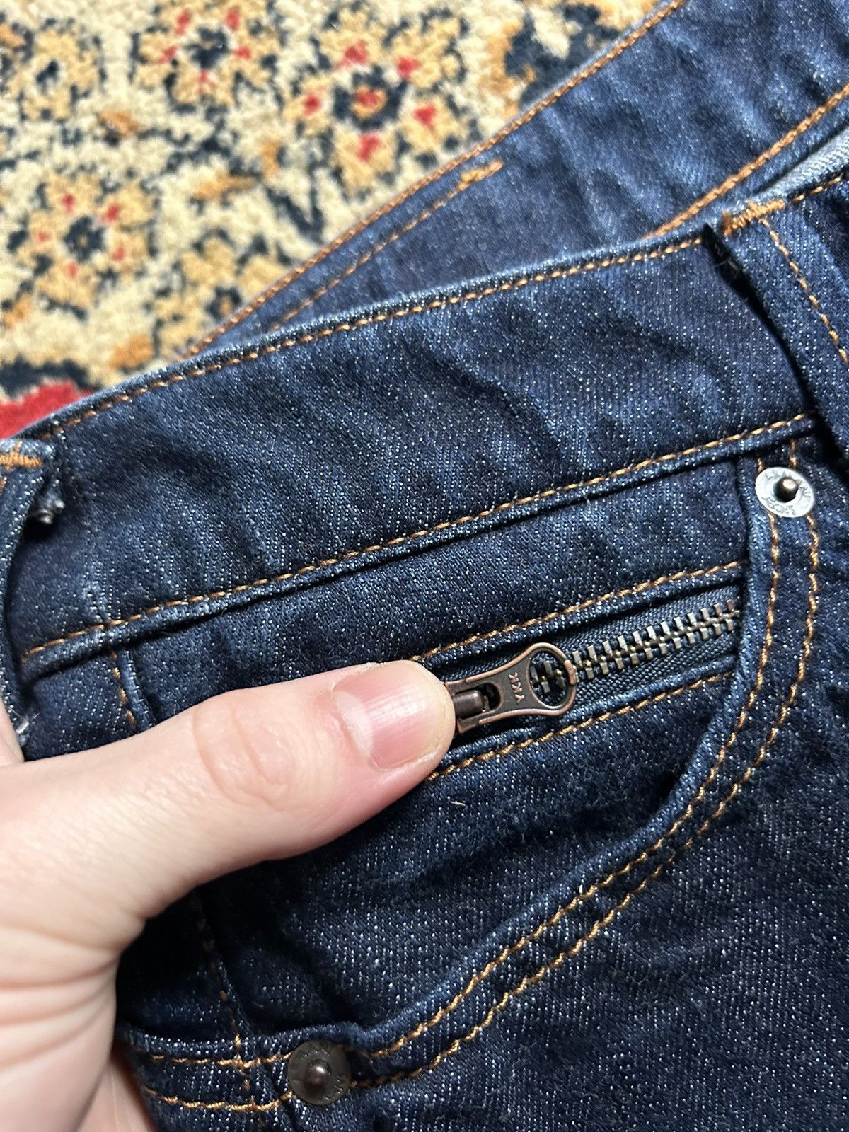 Giorgio Armani × Vintage Vintage Armani Jeans metal logo y2k style denim Size US 30 / EU 46 - 9 Thumbnail
