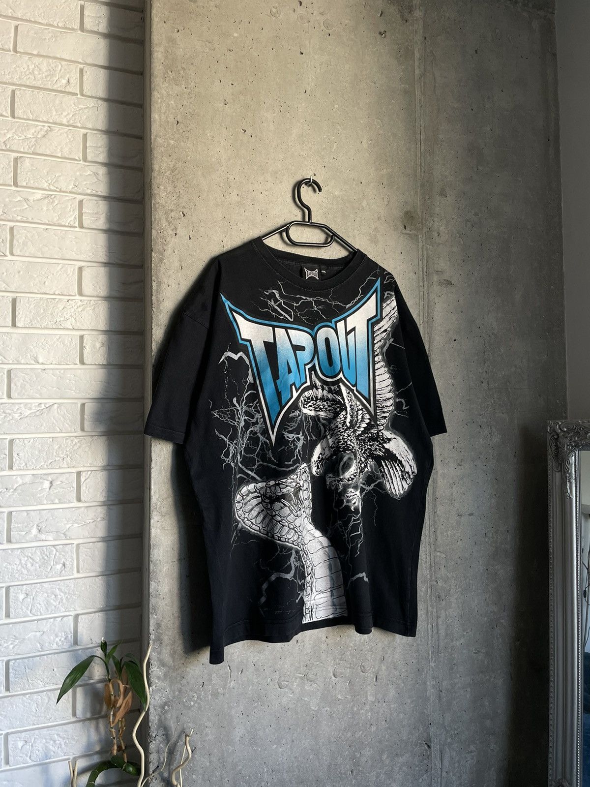 Affliction Vintage Y2K Faded Tapout Affliction Opium Grunge Tee Size US XXL / EU 58 / 5 - 1 Thumbnail