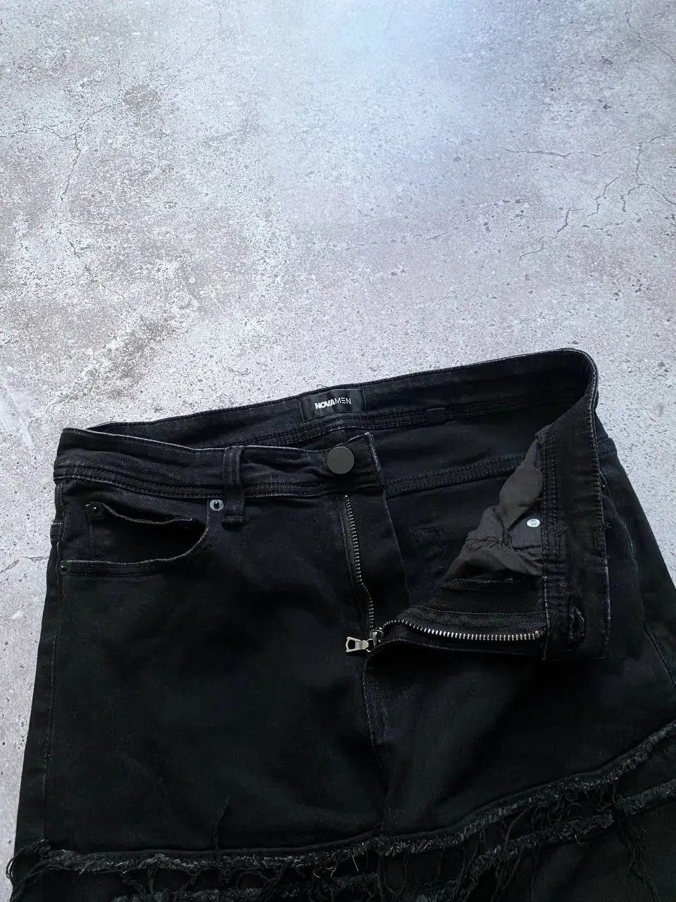 Vintage DISTRESSED FRAYED STACKED FLARED FIT BLACK JEANS Size US 32 / EU 48 - 7 Thumbnail