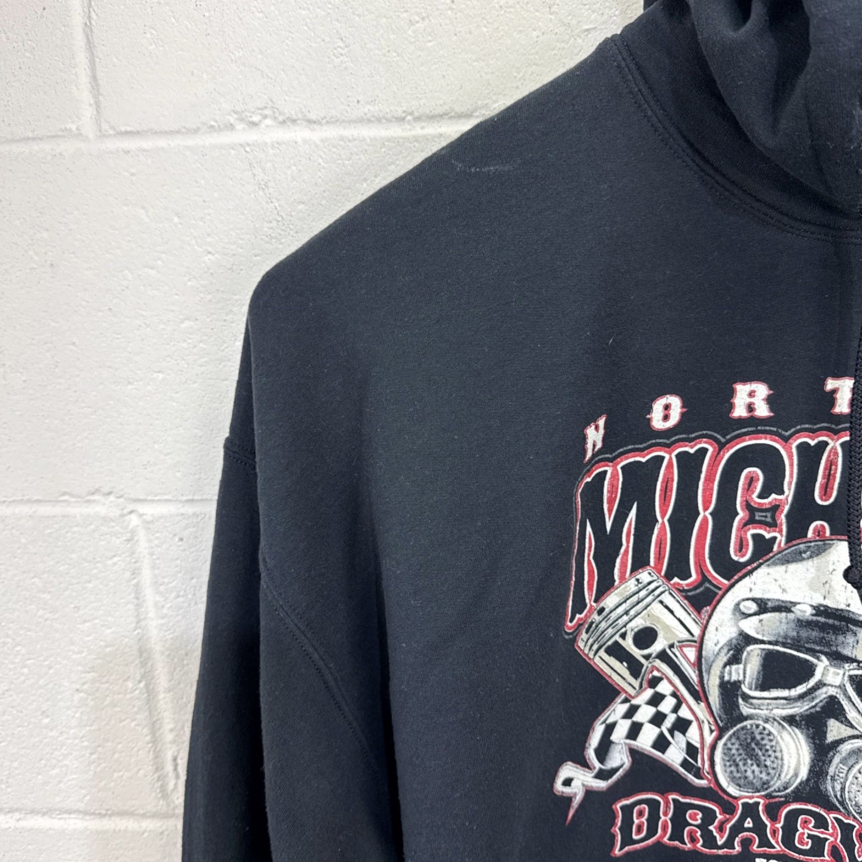 Gildan VINTAGE Northern Michigan Dragway Hoodie 3XL NMDRAGWAY Gas Mask Checkered Flags Mens Hooded Graphic Print Black 90s Racing Halloween? Size US XXL / EU 58 / 5 - 6 Thumbnail