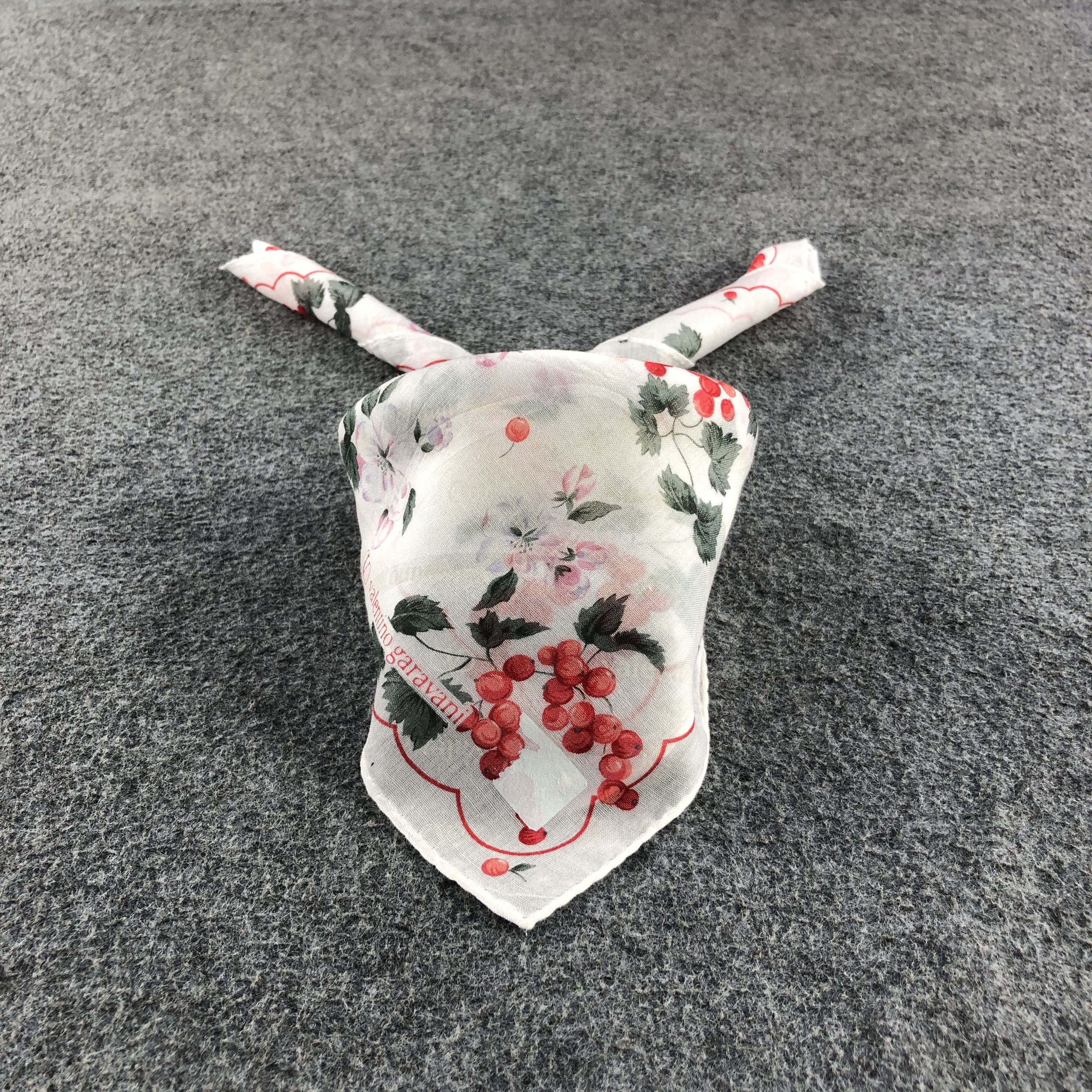 Vintage ValenTINO GarAVANI Handkerchief Neckerchief Bandana H2664 Size ONE SIZE - 1 Thumbnail
