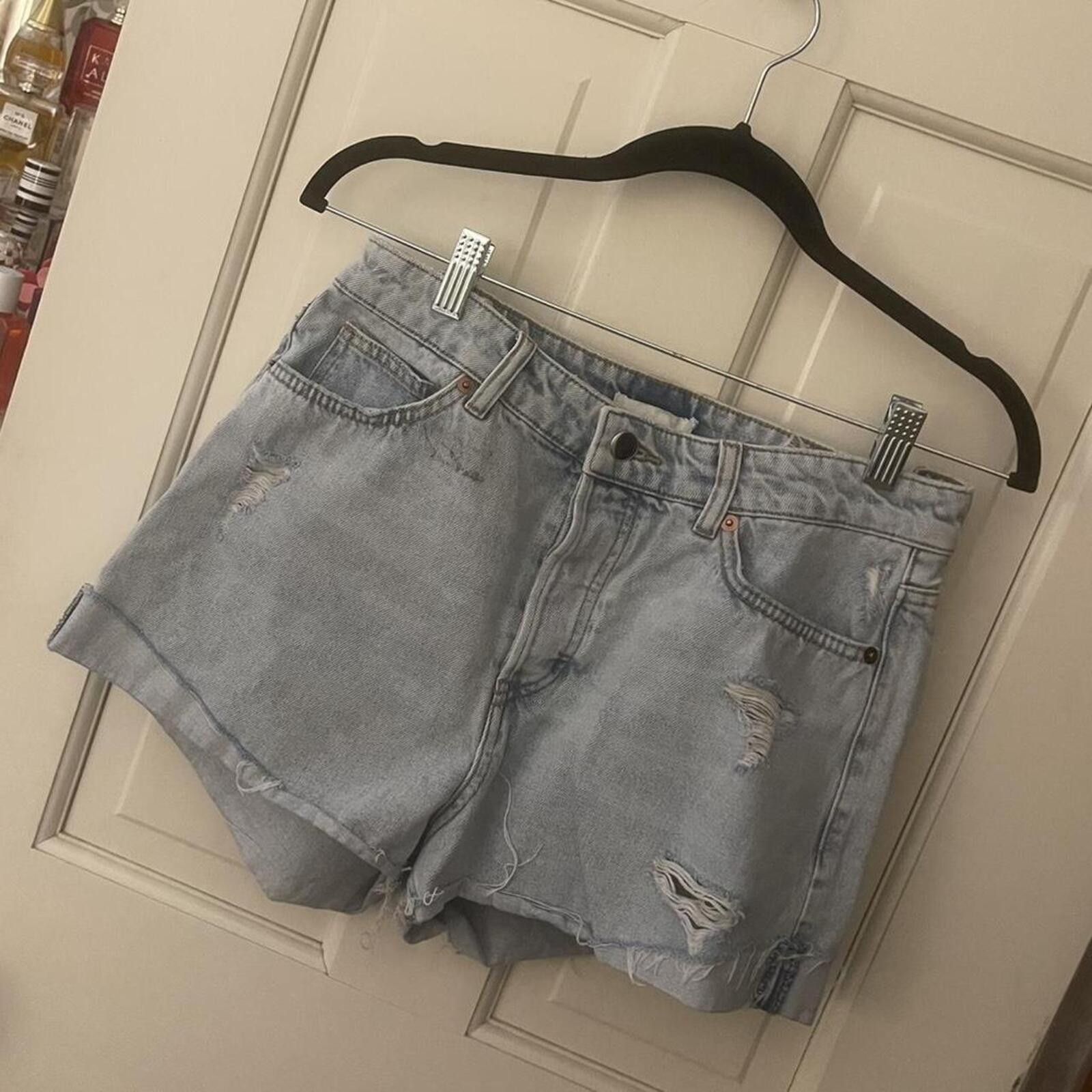 H&M H&M Women's Blue Shorts Size 32" / US 10 / IT 46 - 1 Thumbnail