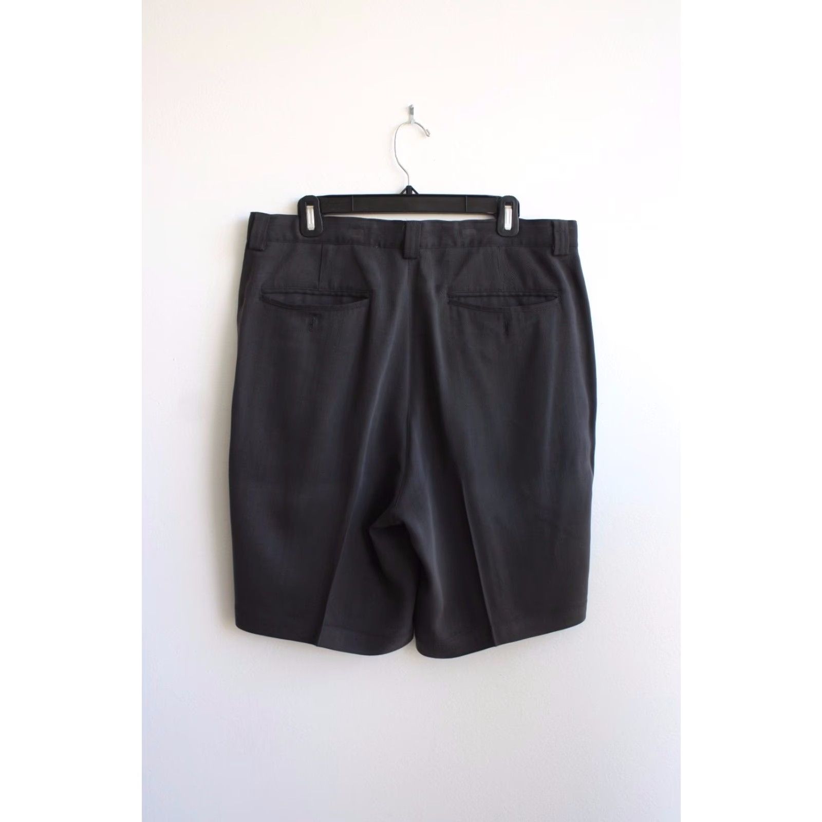 Tommy Bahama Tommy Bahama Mens Grey Shorts 100% Silk Dress Shorts Size 35 Pants Size US 35 - 3 Thumbnail