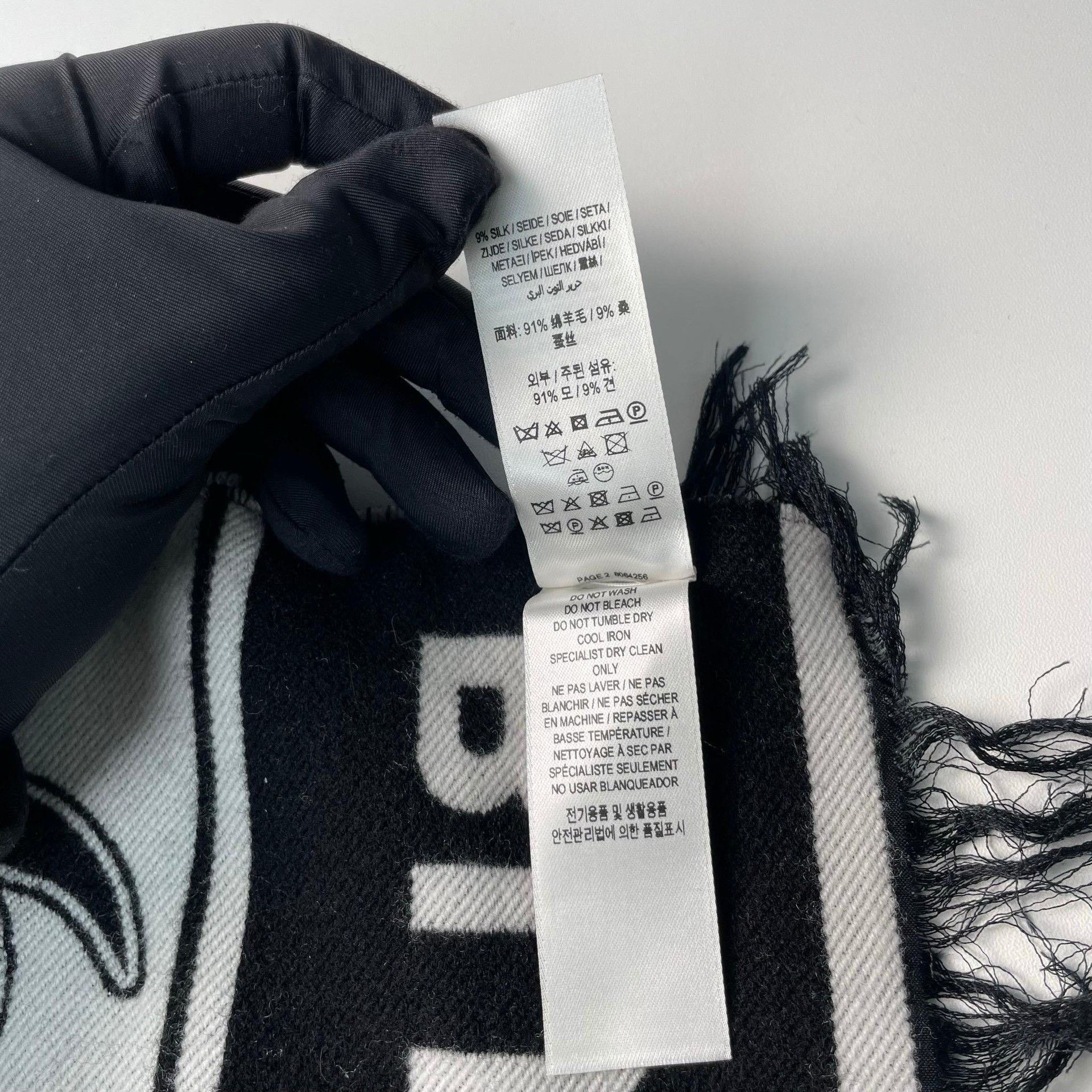 Other Burberry Limited Rabbit Fringed Scarf. Size ONE SIZE - 7 Thumbnail
