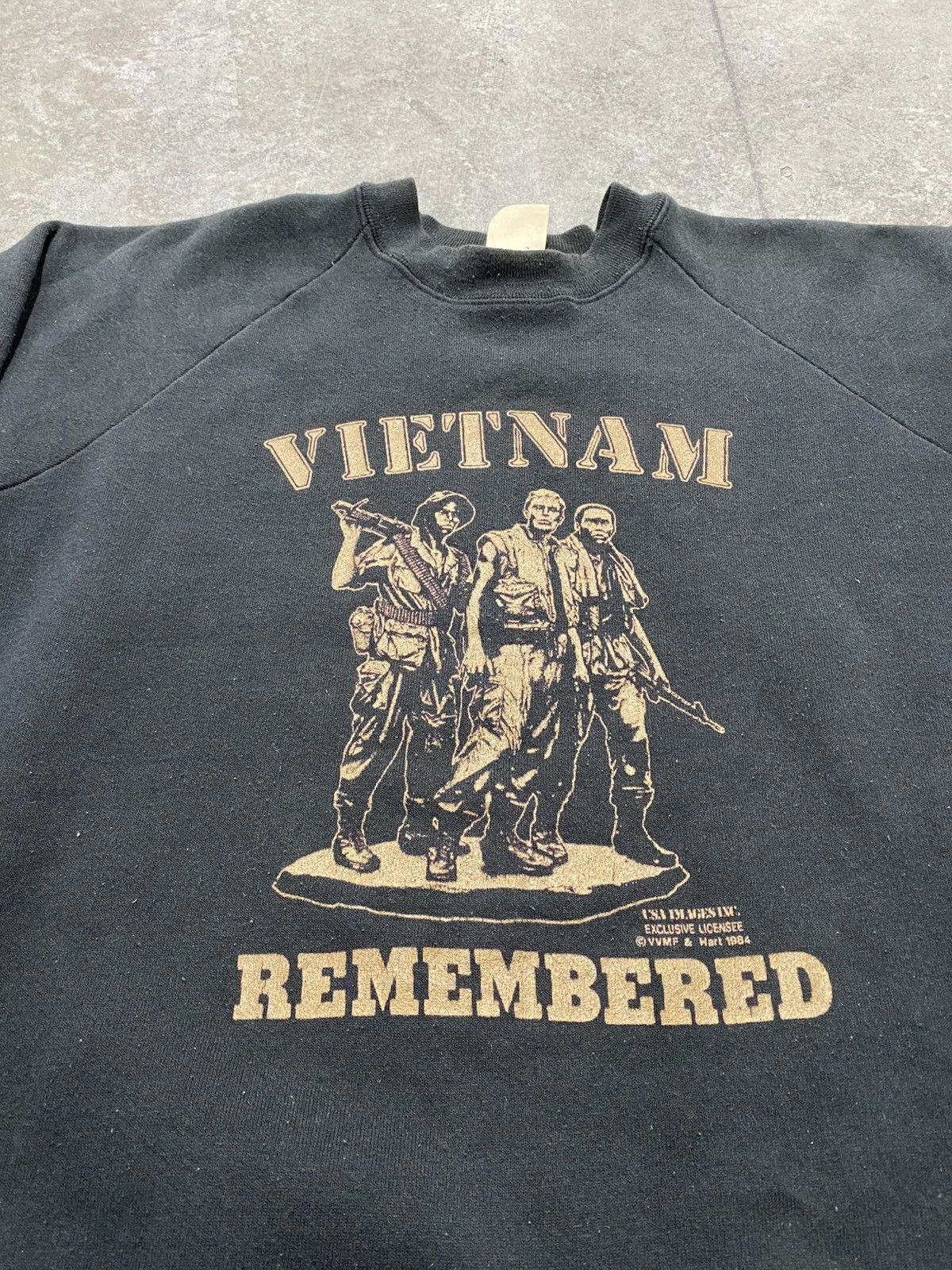 Vintage Vintage 1984 Vietnam war sweatshirt Size US L / EU 52-54 / 3 - 2 Thumbnail