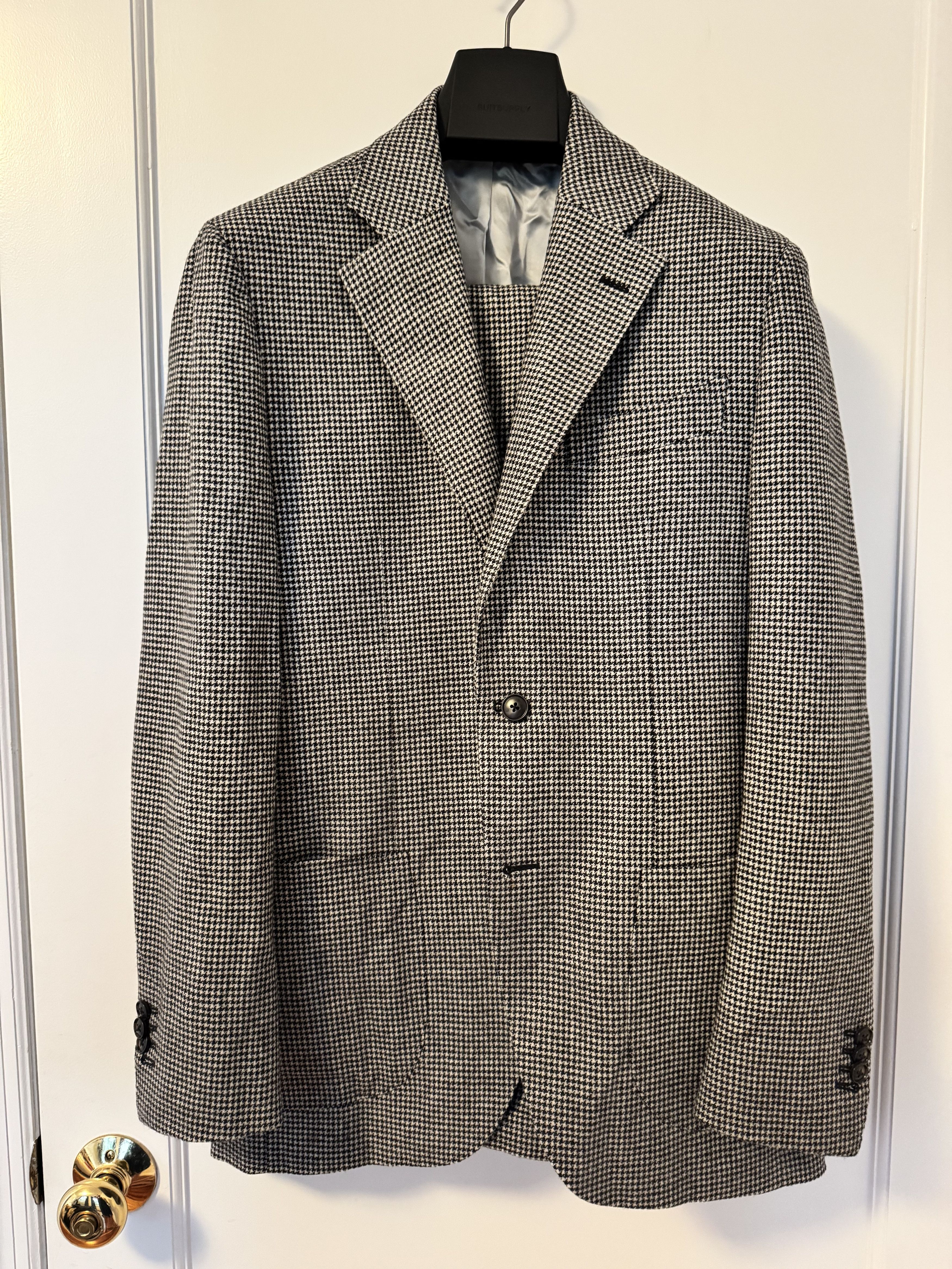 Suitsupply Suitsupply La Spalla B&W Houndstooth Wool-Cashmere Suit Size 38L - 1 Thumbnail