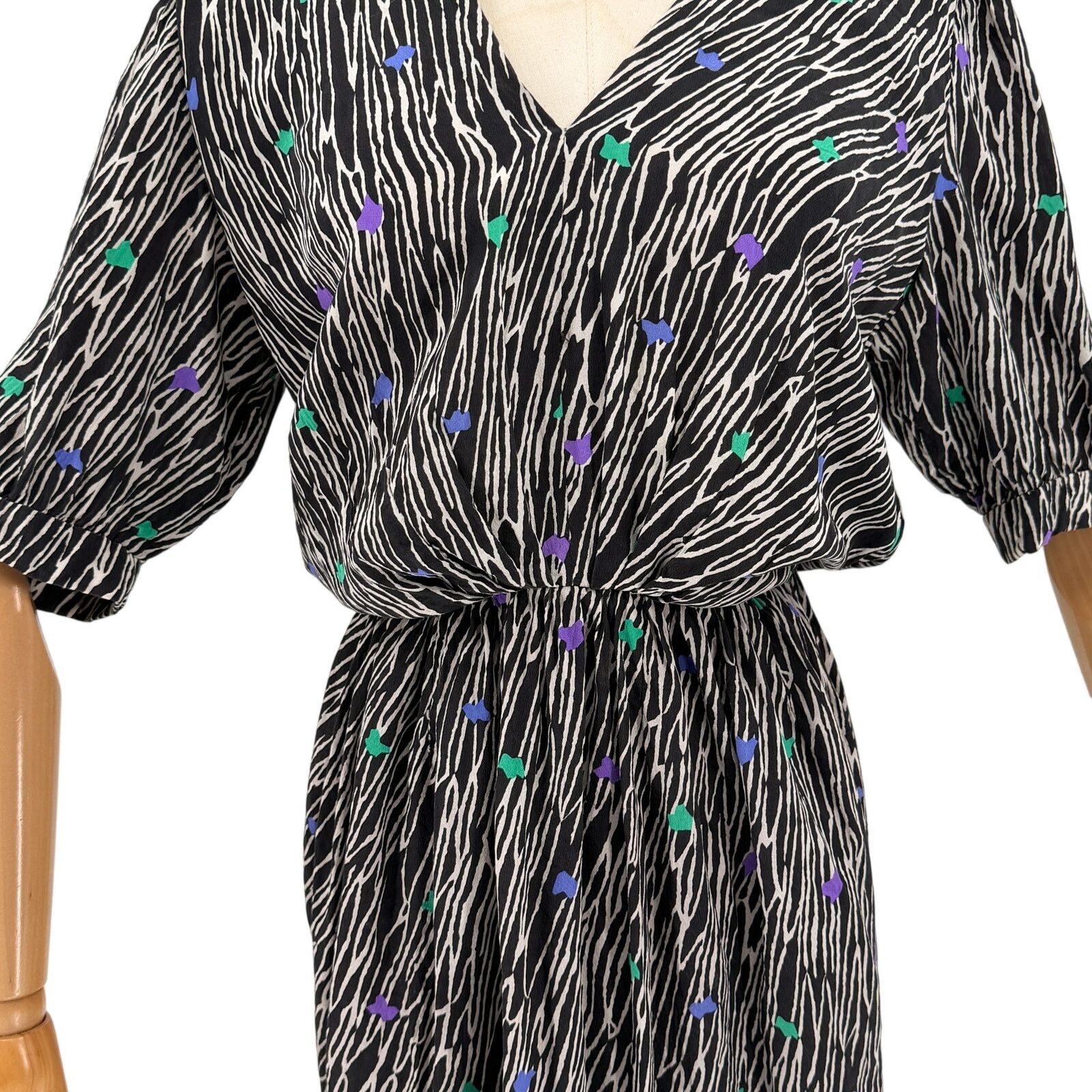 Versace Vintage 80s Black White 100% Silk Abstract Mini Dress Size XS / US 0-2 / IT 36-38 - 3 Thumbnail