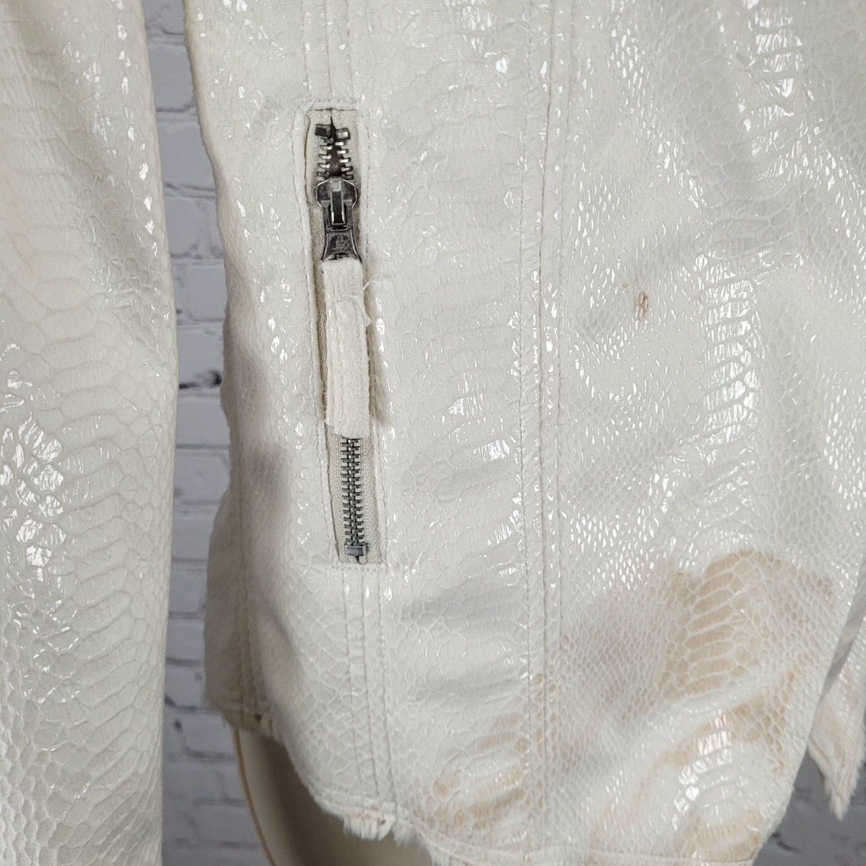 Vintage BKE Ivory Animal Print Soft Faux Fur Lined Snap Front Moto Jacket Size Small S Size S / US 4 / IT 40 - 4 Thumbnail