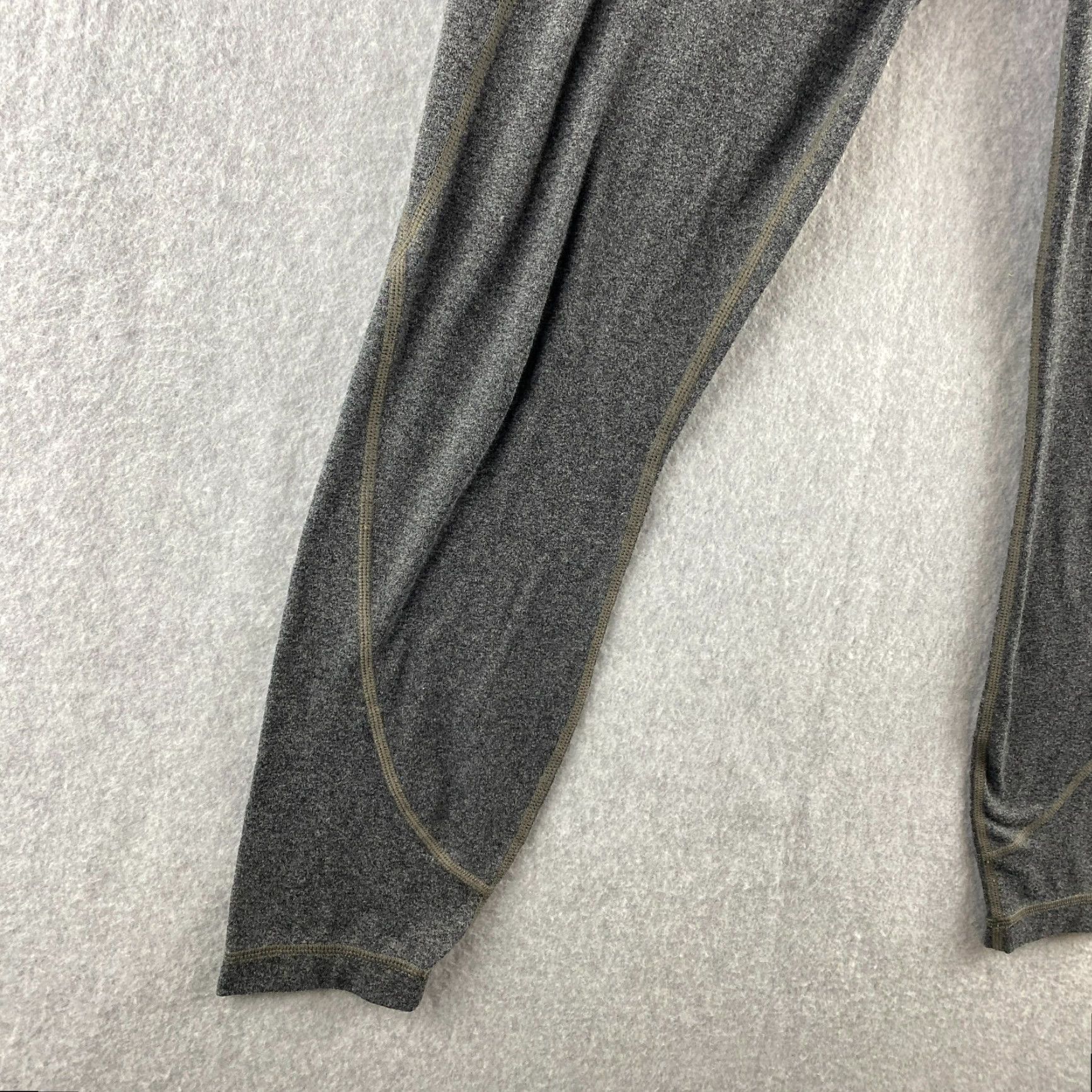 Athleta Athleta Leggings Capri M Gray Tight Stretch Athletic Performance Highrise Size 32" / US 10 / IT 46 - 5 Thumbnail