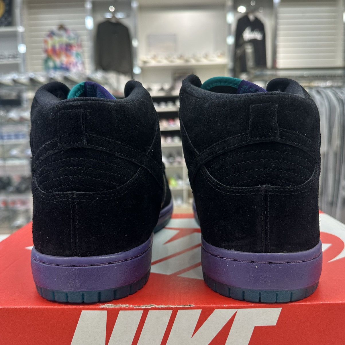 Nike Size 10.5 - Nike SB Dunk High Pro Black Grape - 313171-027 Size US 10.5 / EU 43-44 - 4 Thumbnail