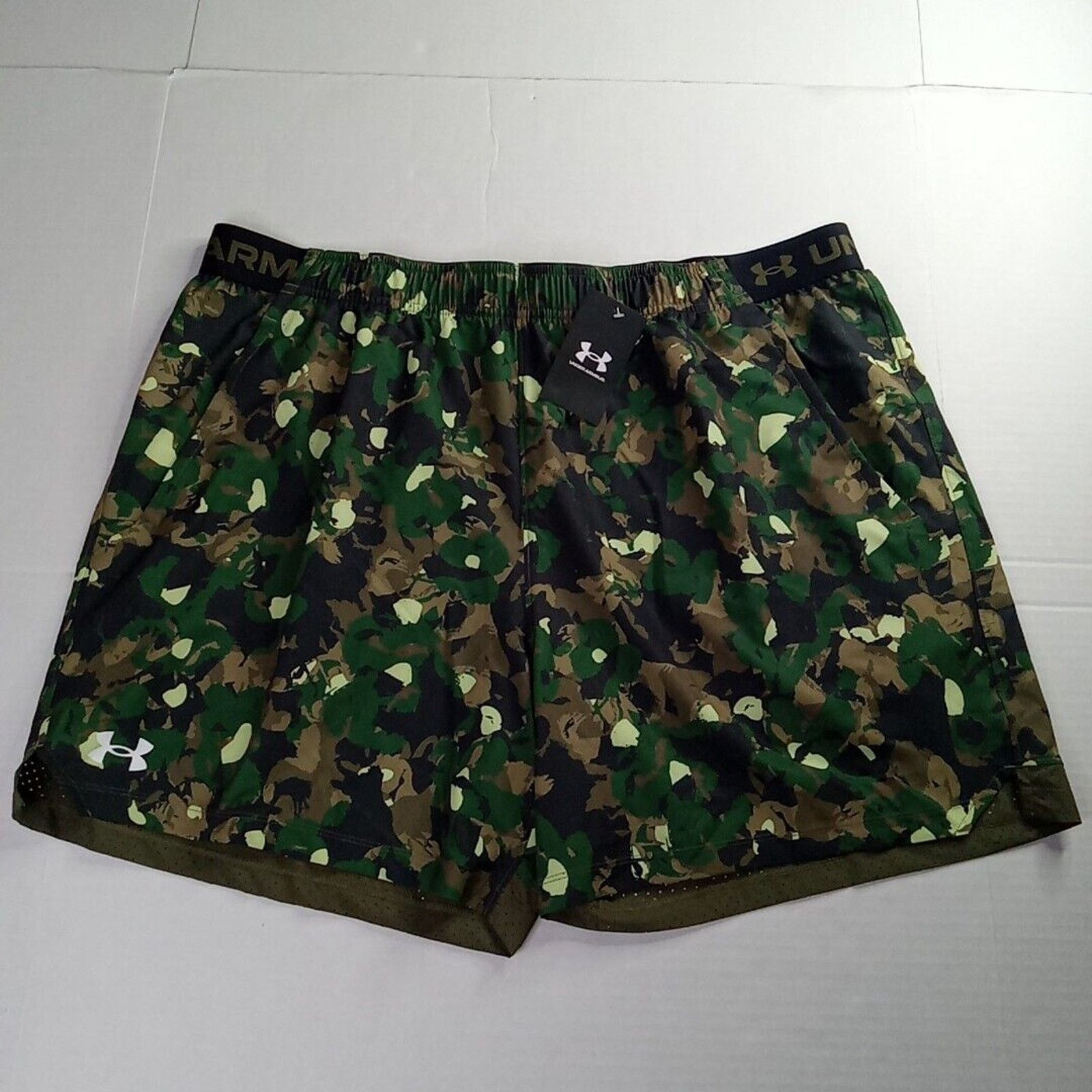 Under Armour Under Armour Men's Vanish Woven 6" Camo Training Shorts 2XL Size US 40 / EU 56 - 1 Thumbnail