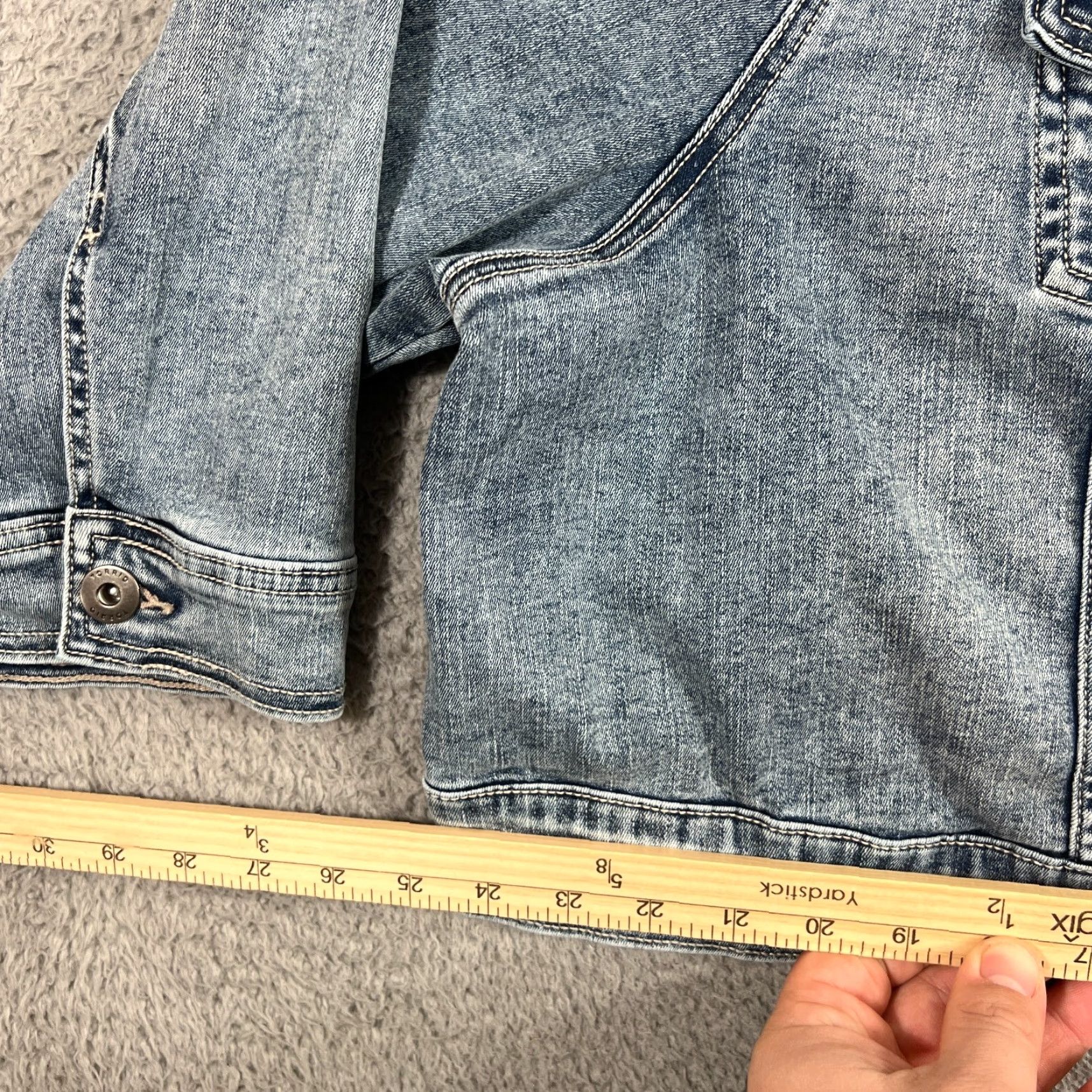 Torrid VINTAGE Torrid Denim Jacket Women Sz 4 Cropped Moto Style Blue Cotton Short Sleeve Buttons Size 27" / US 4 / IT 40 - 4 Thumbnail