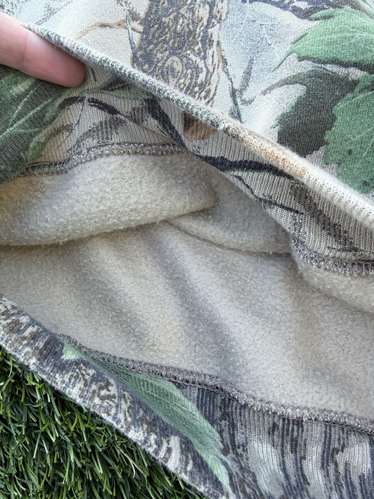 Akimbo Club Vintage 90s realtree camo Akimbo Club style crewneck size M Size US M / EU 48-50 / 2 - 5 Thumbnail
