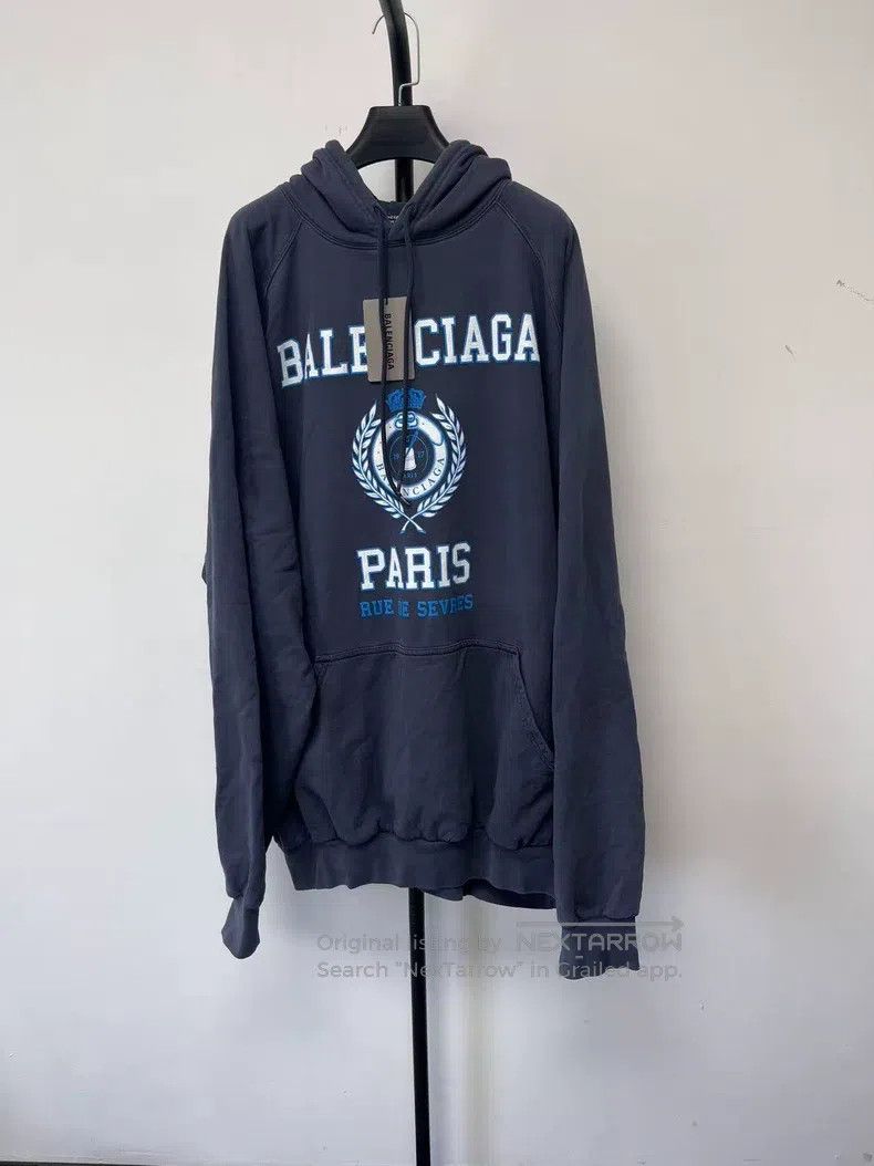 Balenciaga Balenciaga Chest logo brand logo letter printed pullover l Size US L / EU 52-54 / 3 - 1 Thumbnail