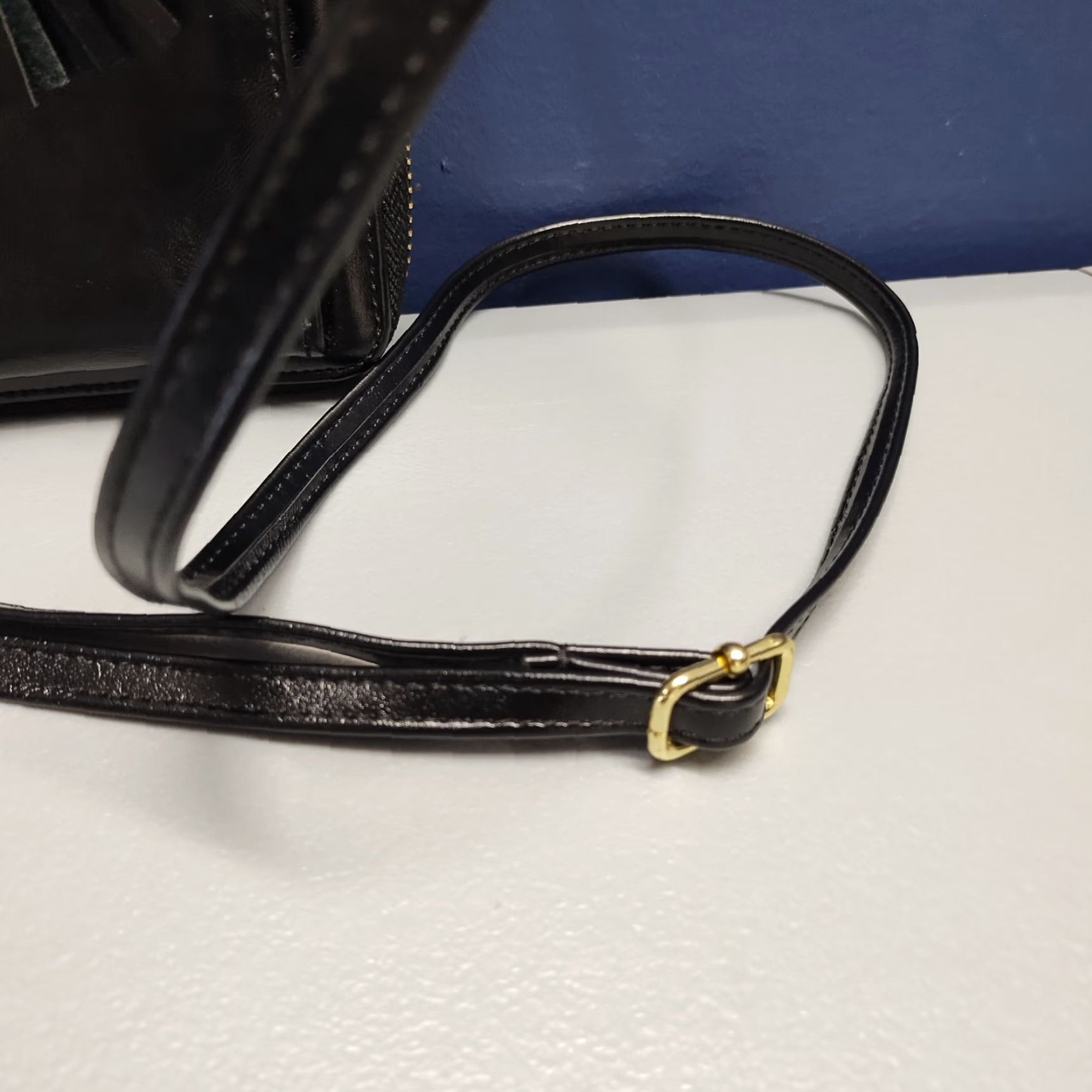 Vintage Humerpaul Crossbody Phone Bag Women's Black Multi Compartment Adjustable Strap XS Small Crossbody Mens Womens Girls Boys? Size ONE SIZE - 5 Thumbnail