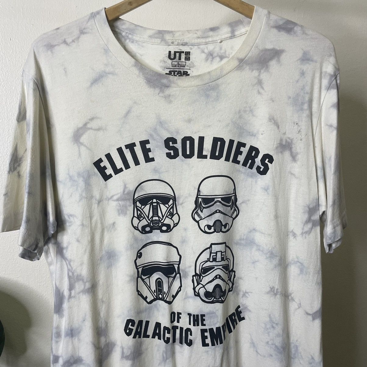 Japanese Brand × Star Wars × Uniqlo Uniqlo x Star Wars Elite Force Tie Dye Collaboration T Shirt Size US L / EU 52-54 / 3 - 2 Thumbnail