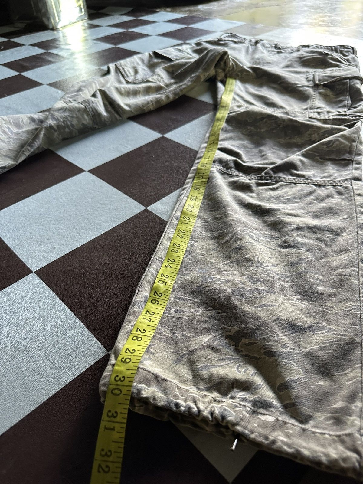 Uniqlo Uniqlo army cargo pants Size US 32 / EU 48 - 12 Thumbnail