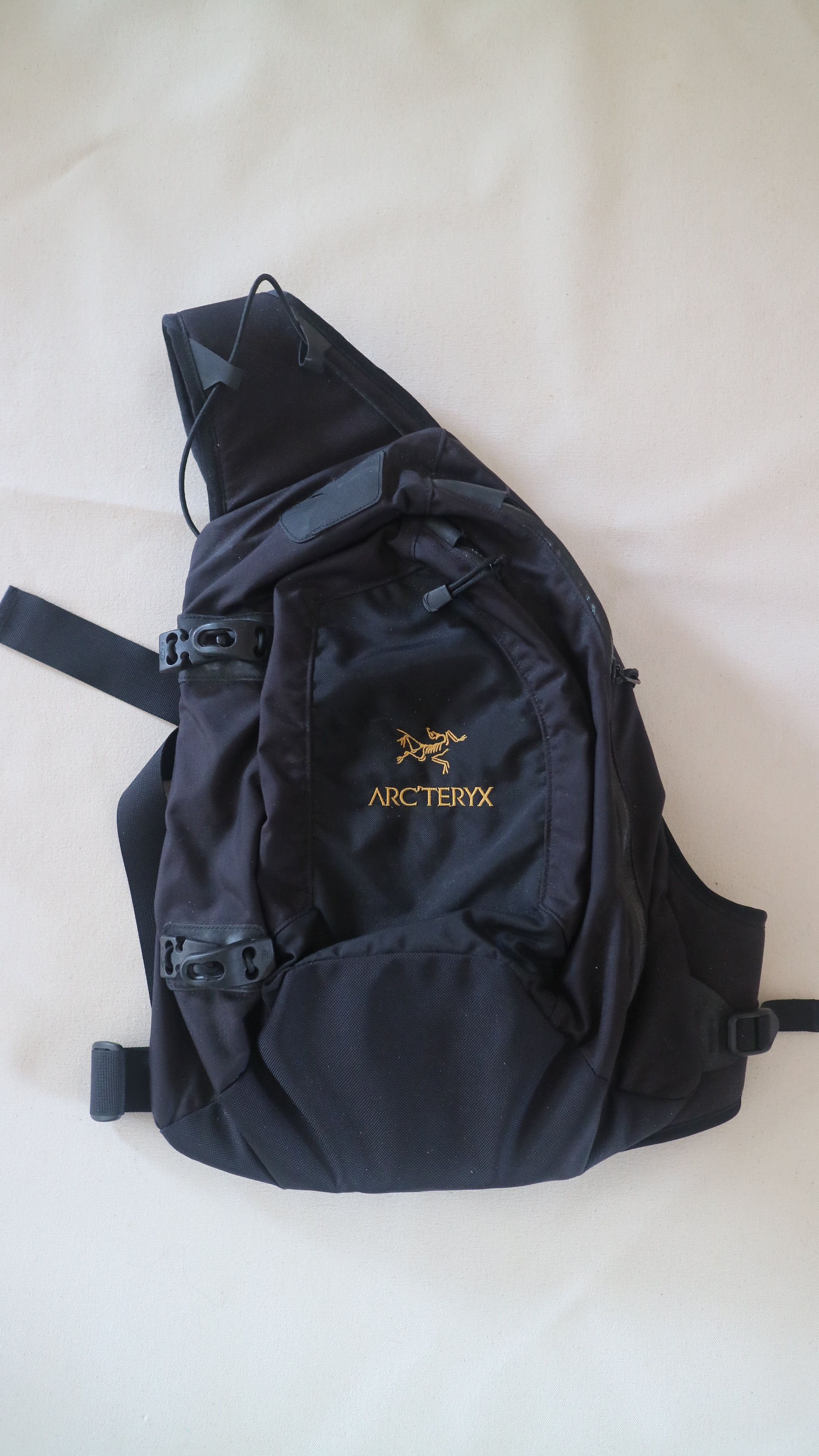 Arc'teryx Arc'teryx SYSTEM_A quiver crossbody pack | Grailed