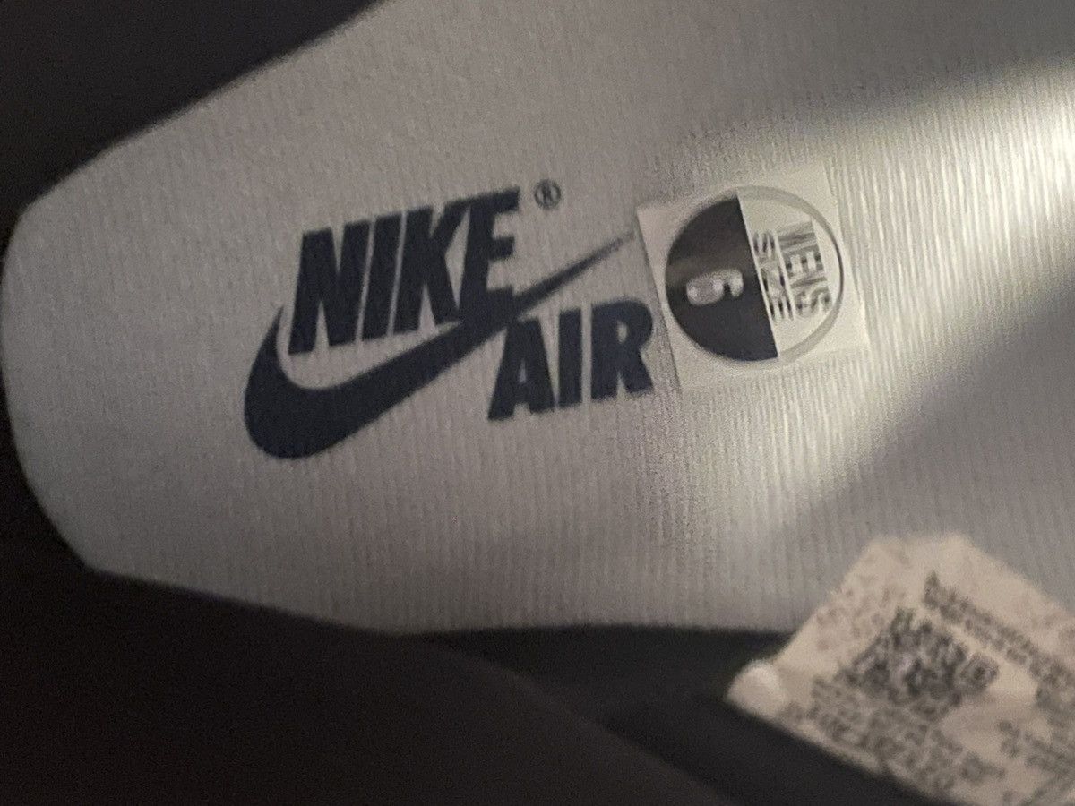 Nike Jordan 1 midnight navy Size US 6 / EU 39 - 11 Thumbnail