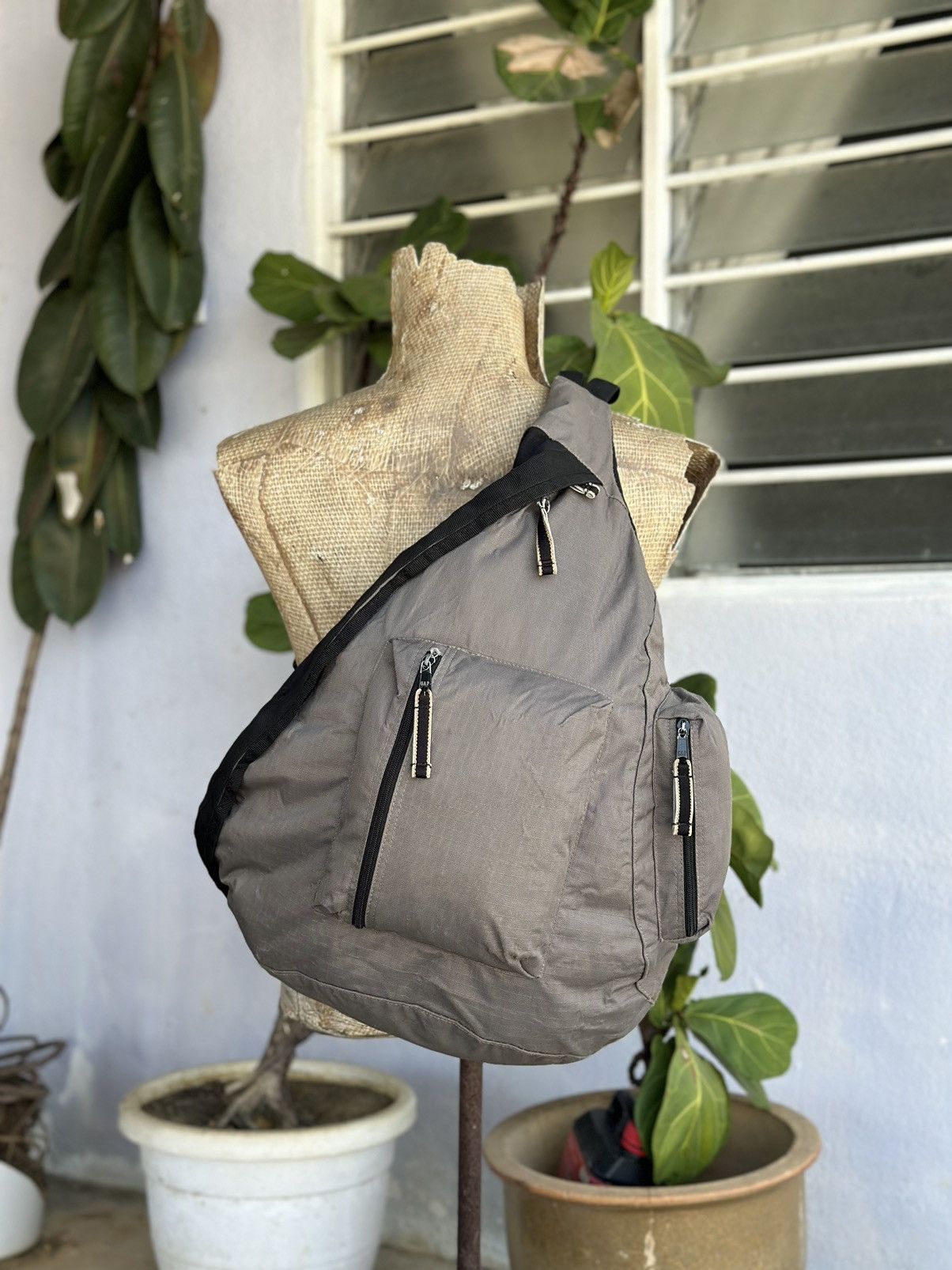 Gap Y2K Gorpcore Crossbody Bag in Grey, Men's