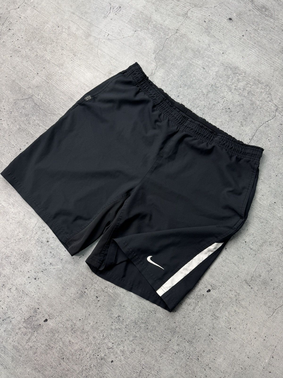 Nike Vintage Nike Court Shorts Andre Agassi / Roger Federer Y2K Size US 34 / EU 50 - 2 Thumbnail