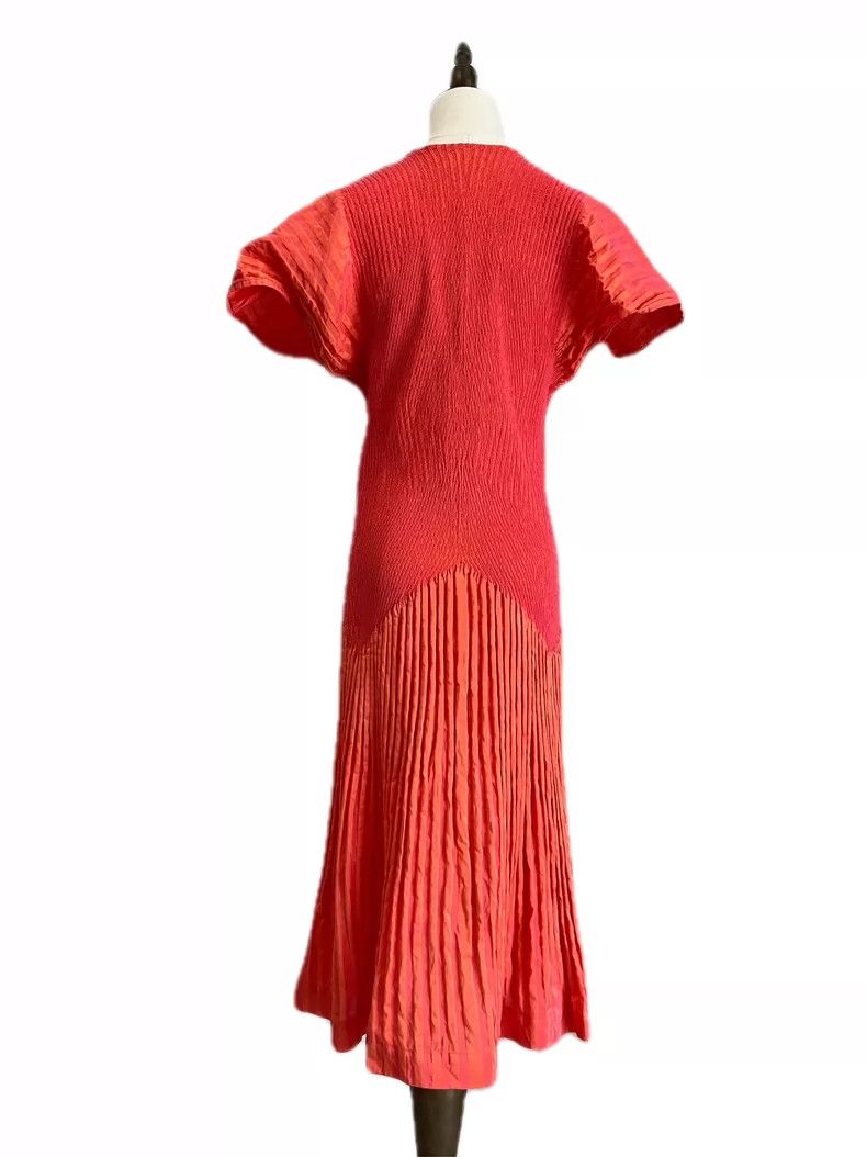 Issey Miyake size:2 Orange pleated dress