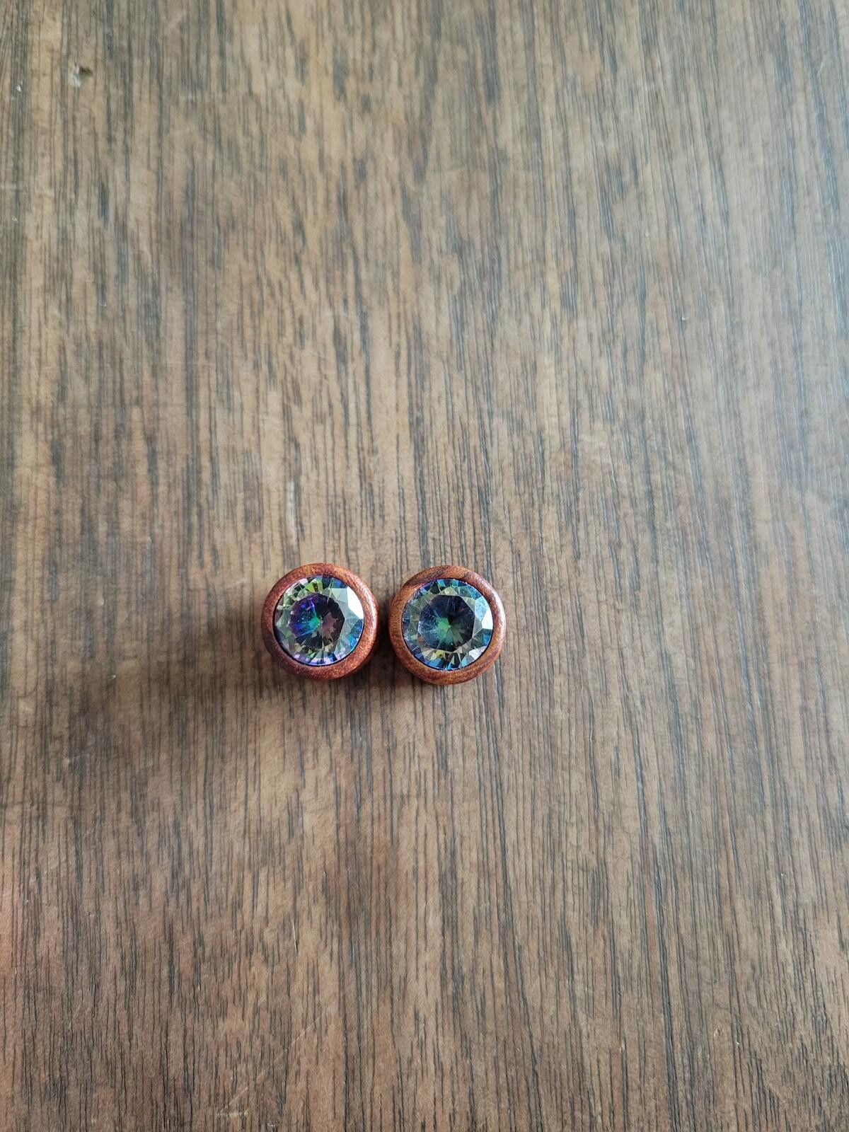 The Unbranded Brand Pair of Wooden Ear Gauges w Iridescent Gemstone size 00 Size ONE SIZE - 2 Thumbnail