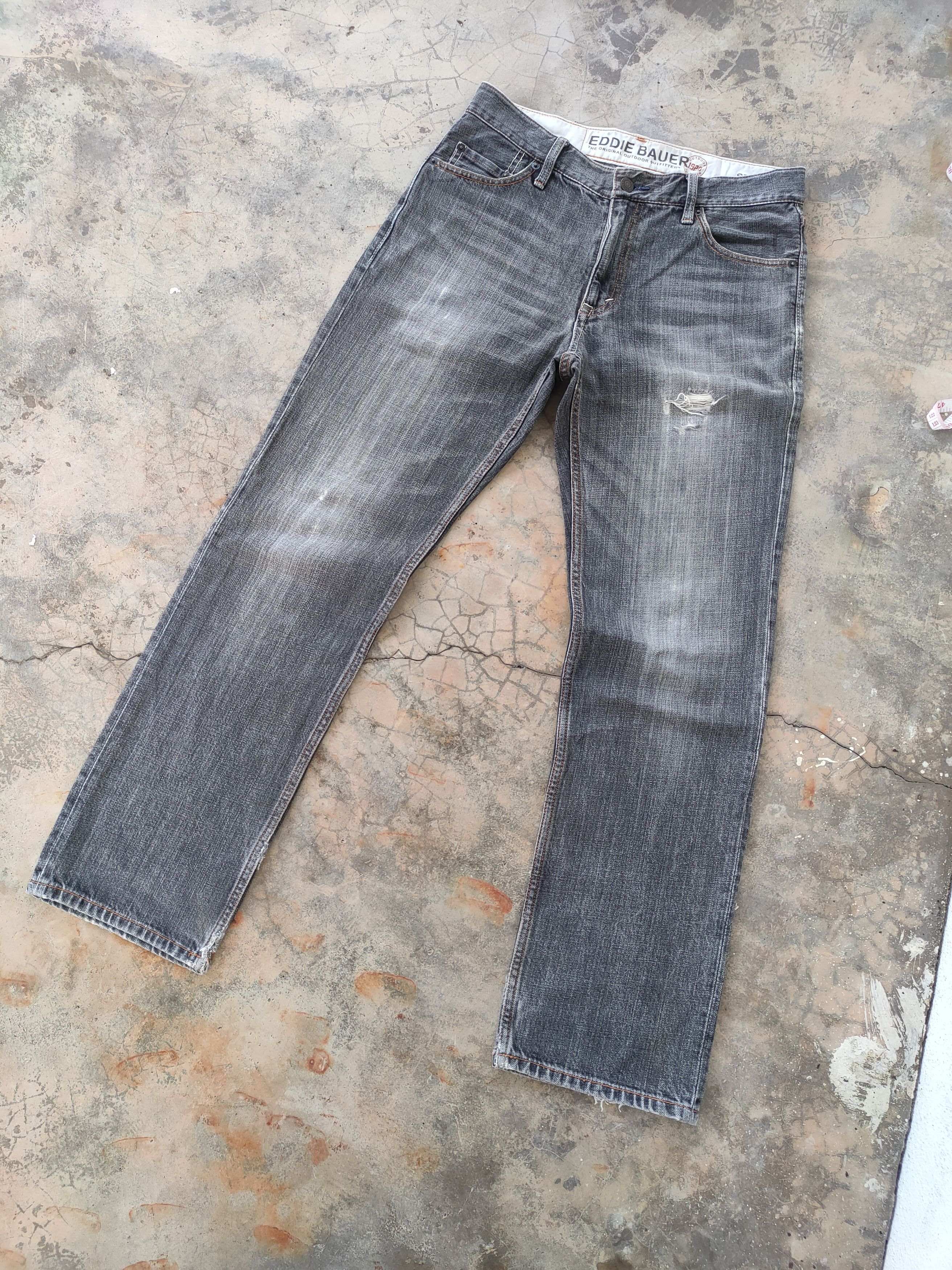 Eddie Bauer VINTAGE EDDIE BAUER FADED BLACK RIPPED JEANS PANTS Size US 31 - 3 Thumbnail