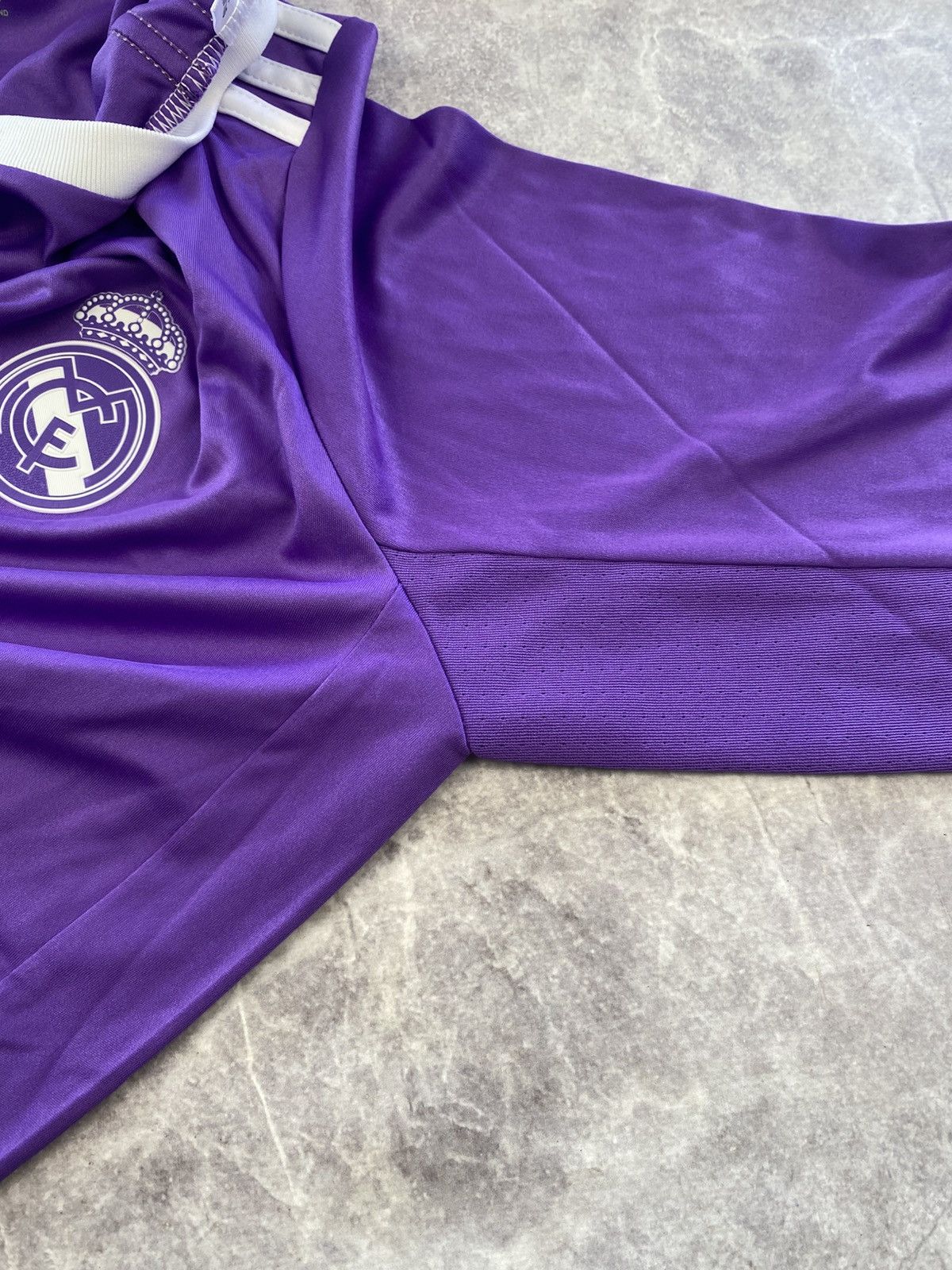 Adidas Adidas Real Madrid 2016-2017 Soccer Jersey Long Sleeve Shirt Size US S / EU 44-46 / 1 - 8 Thumbnail
