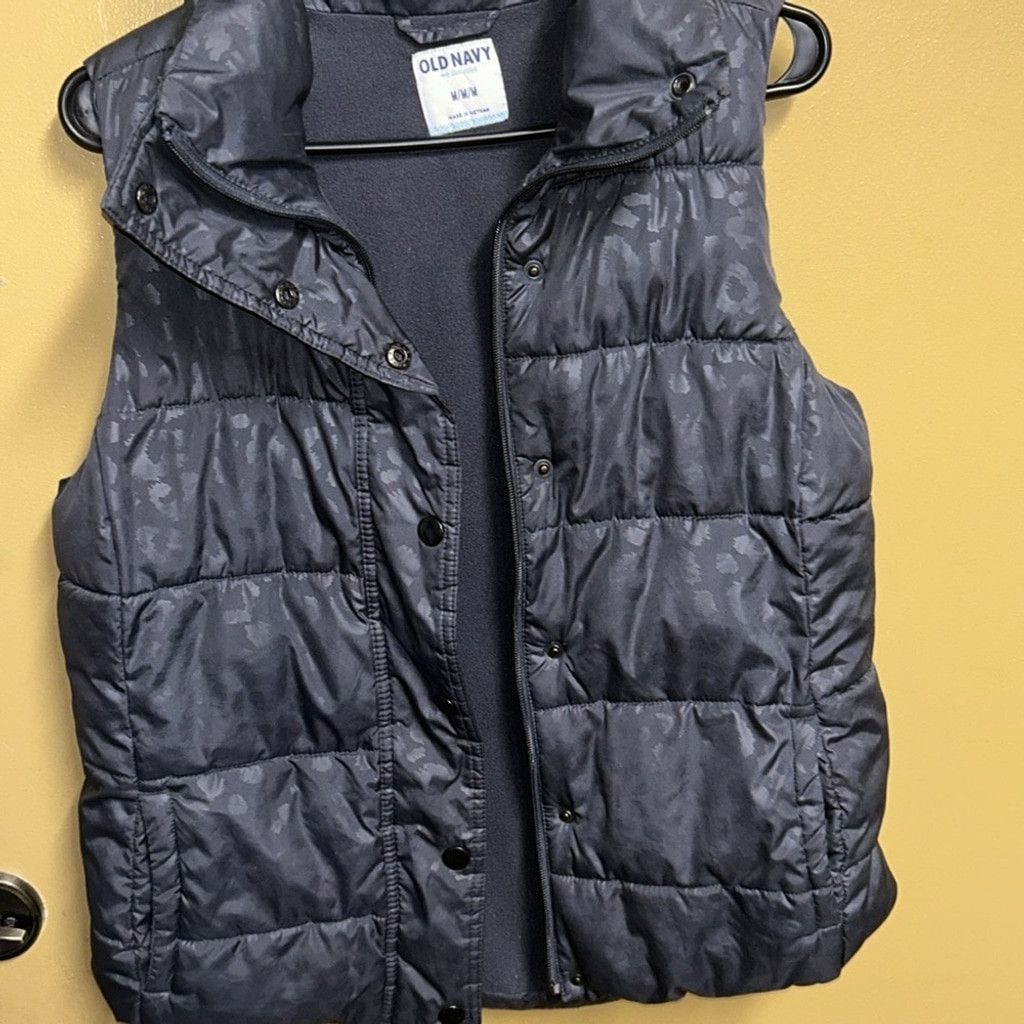 Old Navy Old Navy Grey Puffer Vest Women’s Size Medium Size L / US 10 / IT 46 - 4 Thumbnail