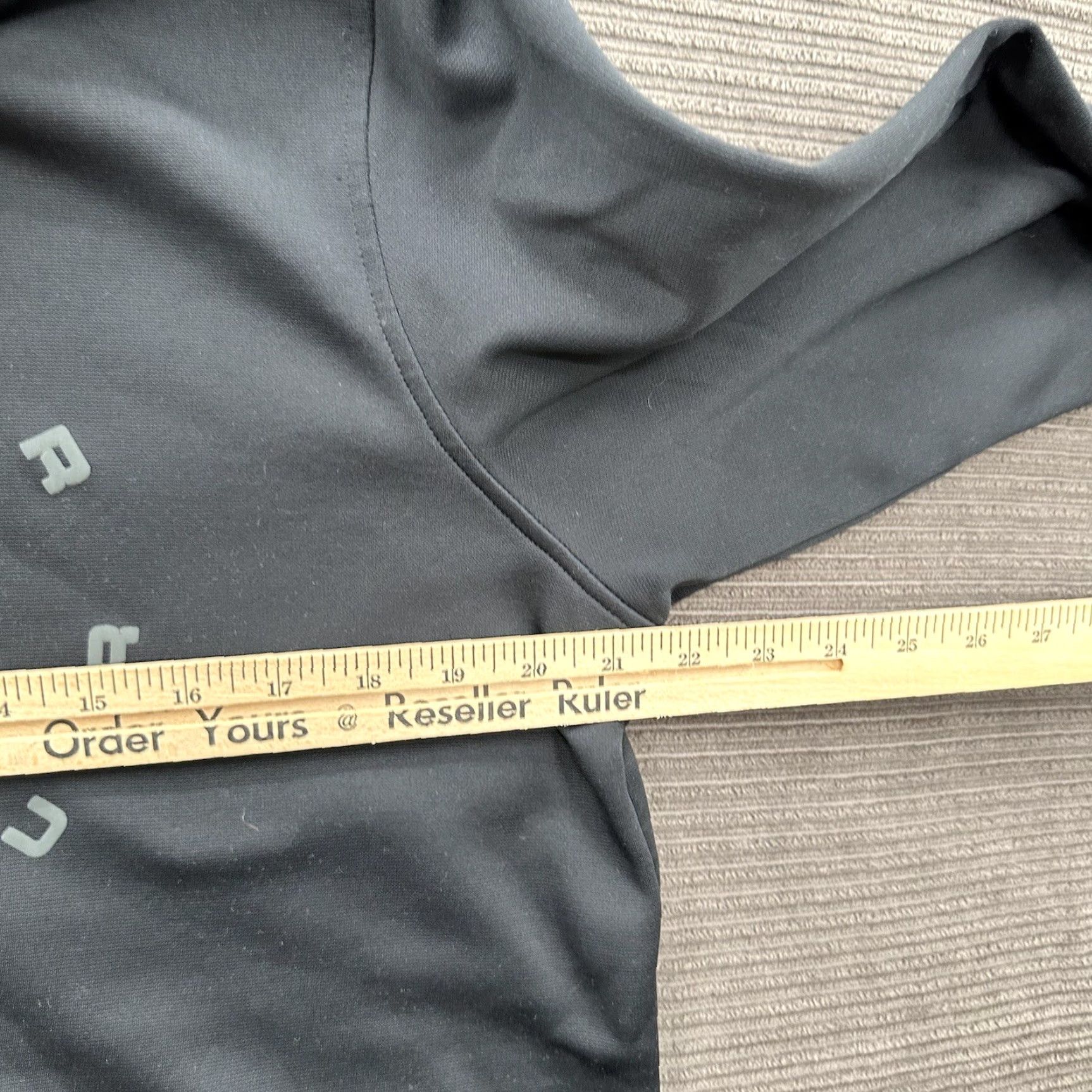 Under Armour Under Armour Hoodie Men Medium Black Polyester Gym Training Regular Crew Neck Hooded Pockets All Seasons Sports 2010s (if applicable) Size US M / EU 48-50 / 2 - 4 Thumbnail