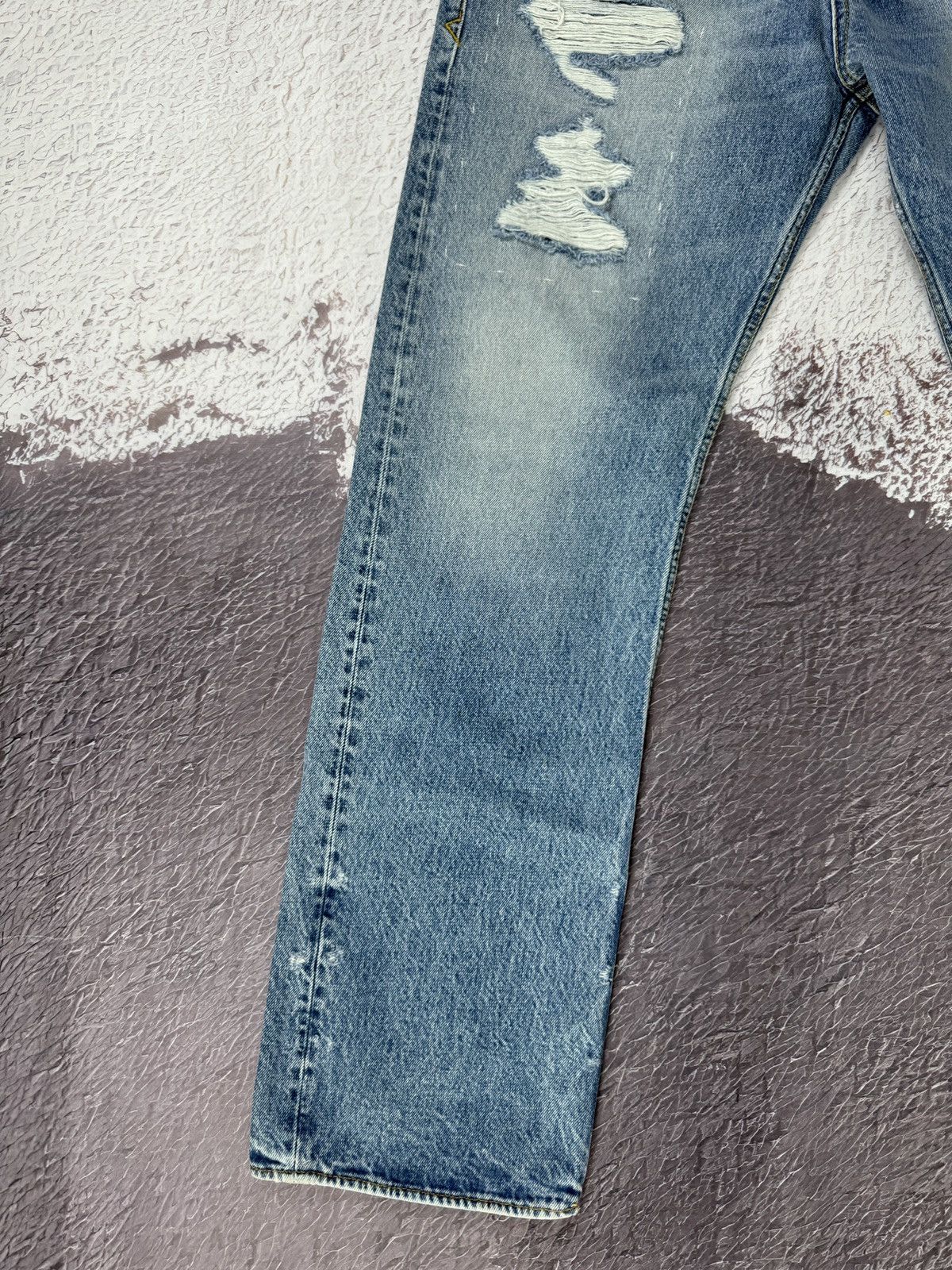 Kings Of Indigo Kings of Indigo KOI Light vintage destroyed high rise jeans Size US 34 / EU 50 - 15 Thumbnail