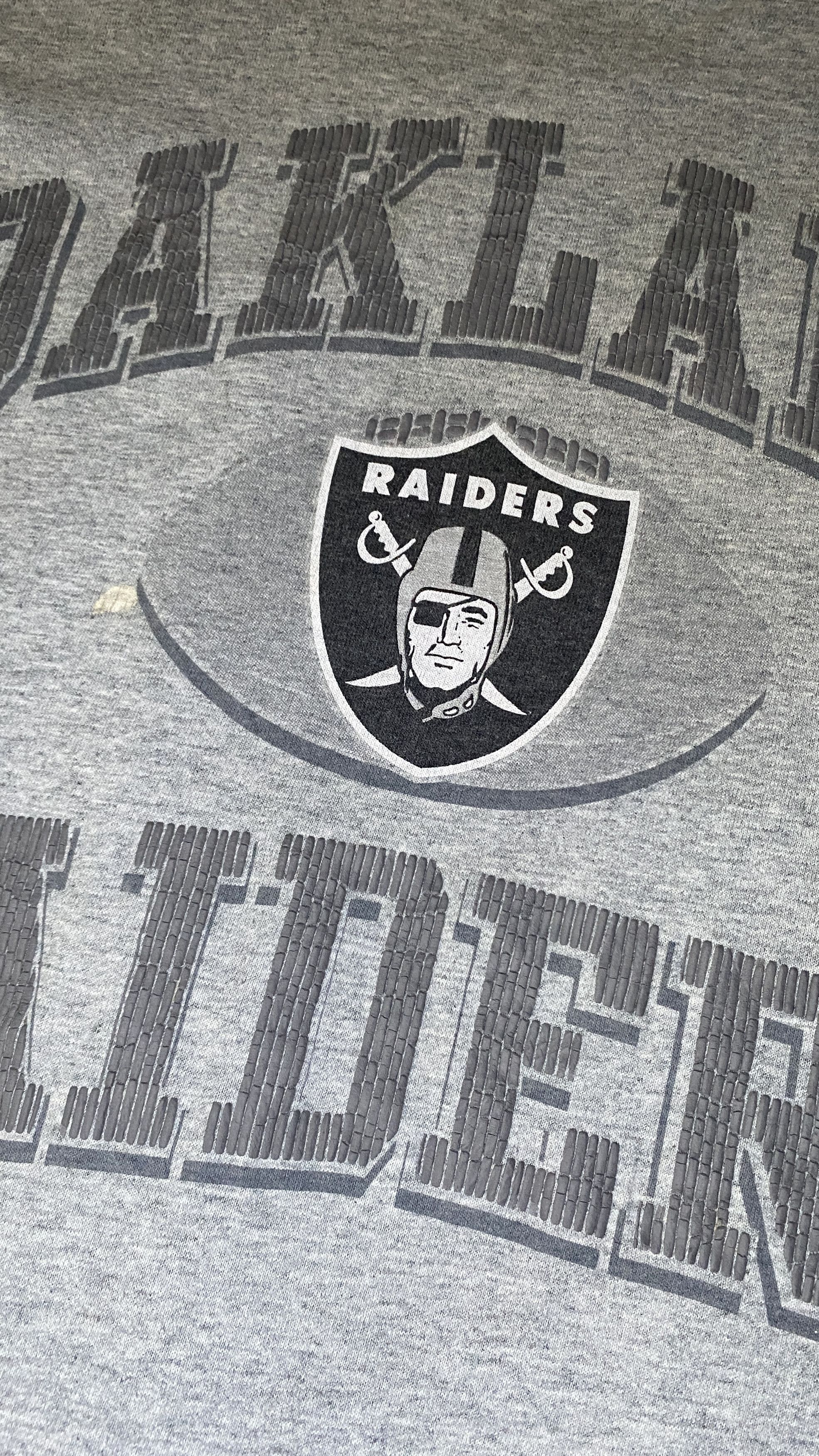 NFL Vintage Oakland Raiders Big Spellout Grey T-Shirt Size US XL / EU 56 / 4 - 3 Thumbnail