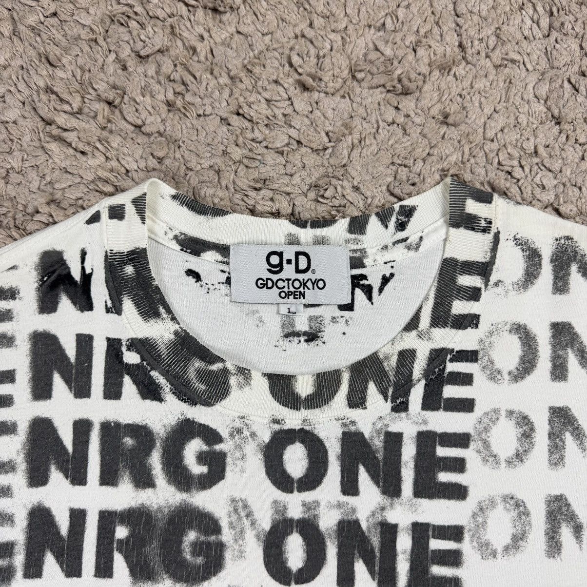 Japanese Brand Vintage Japan GDC Tokyo Handprint T-shirt Size US L / EU 52-54 / 3 - 8 Thumbnail