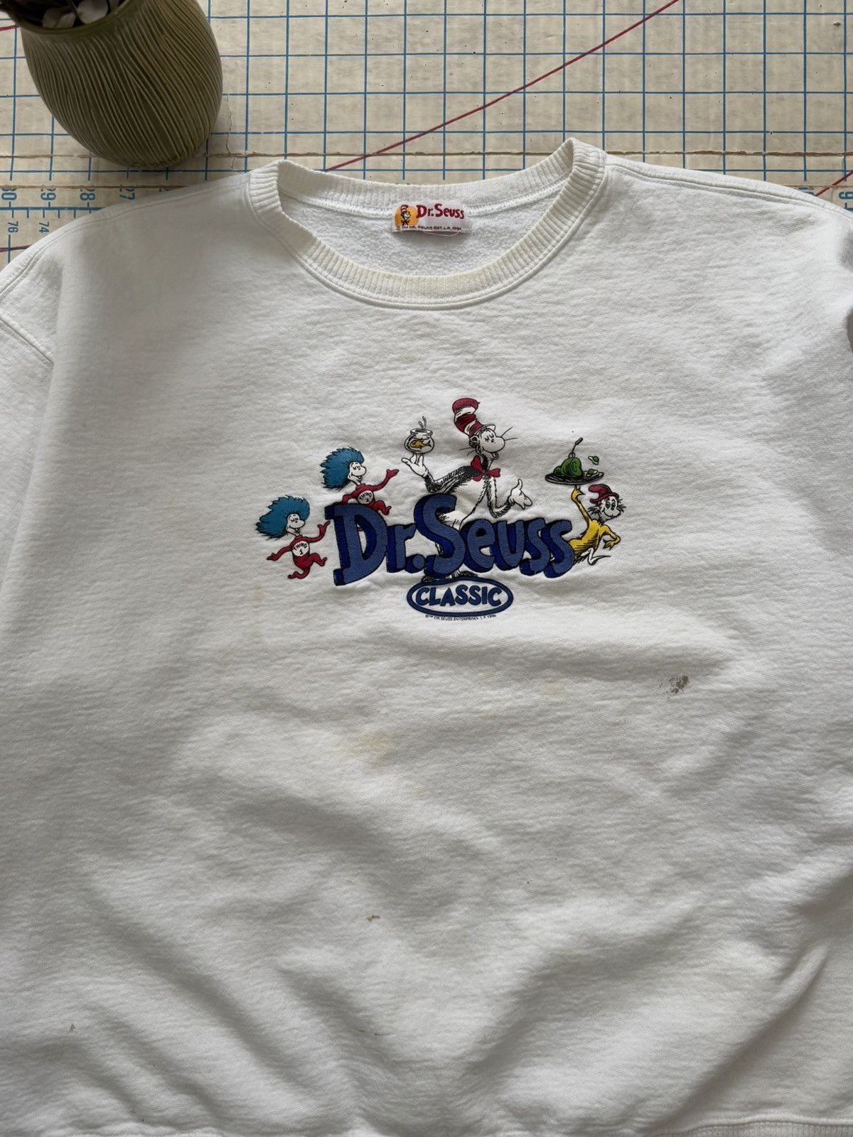 Other × Vintage Vintage 90’s Dr Seuss Crewneck Sweater White Used Fits XL Size US XL / EU 56 / 4 - 6 Thumbnail