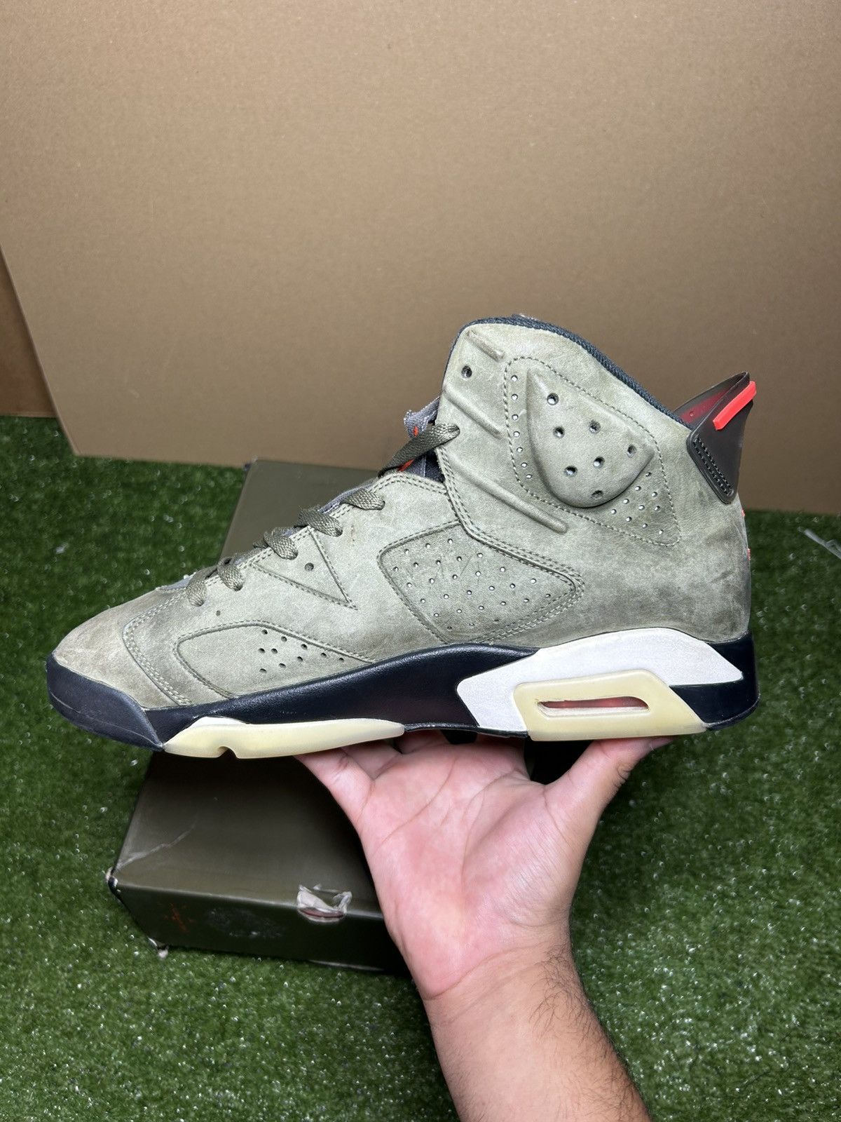 Jordan Brand × Travis Scott Jordan 6 Travis Scott Olive Size US 11.5 / EU 44-45 - 8 Thumbnail
