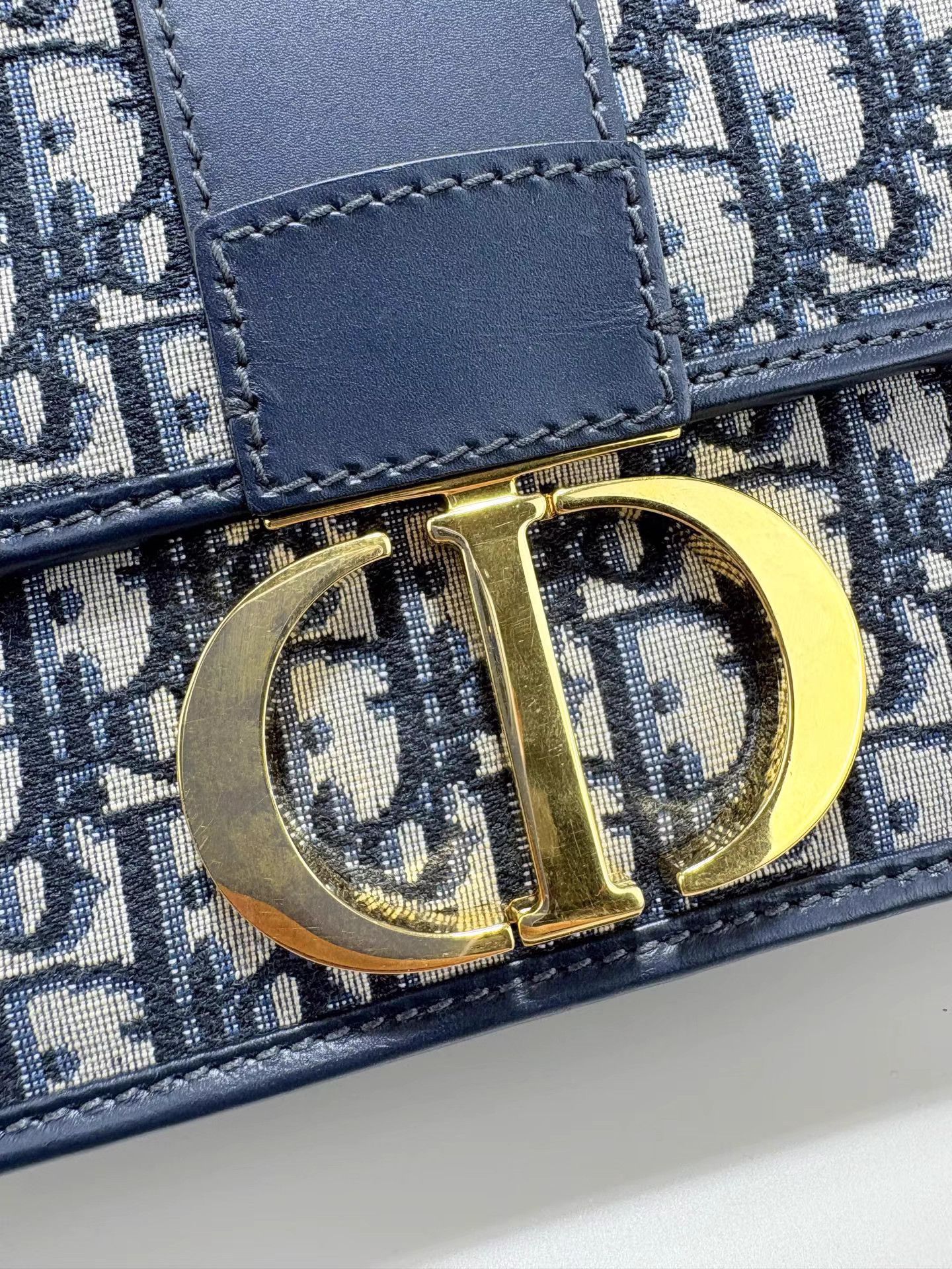 Dior DIOR 30 Montaigne Shoulder Bag & Crossbody Bag Size ONE SIZE - 5 Thumbnail