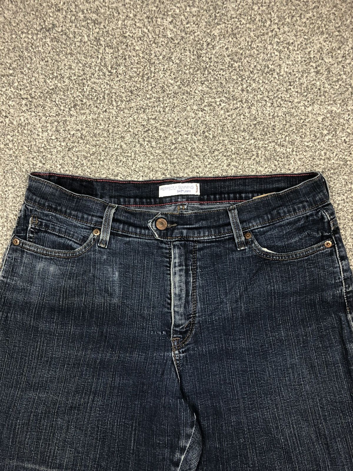 Japanese Brand × Levi's × Vintage Levis 548 Perfectly Slimming Jorts Jeans Size 35" - 2 Thumbnail