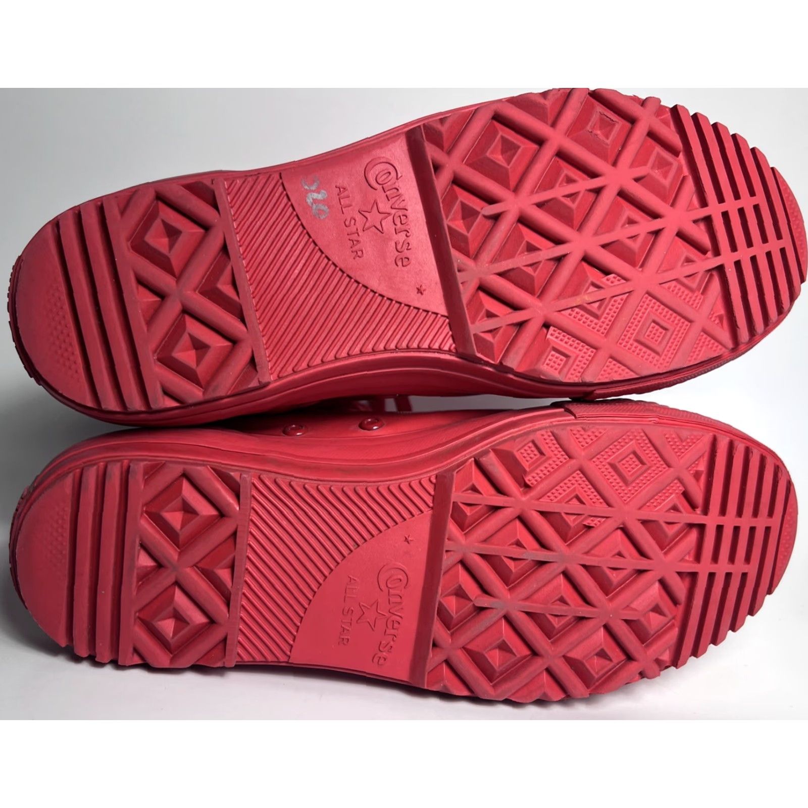 Converse Converse Chuck Taylor Boots Women’s Hi-Rise Combat Red Size 7 US 7 EU 37.5 UK 5 Size US 5 / IT 35 - 7 Thumbnail