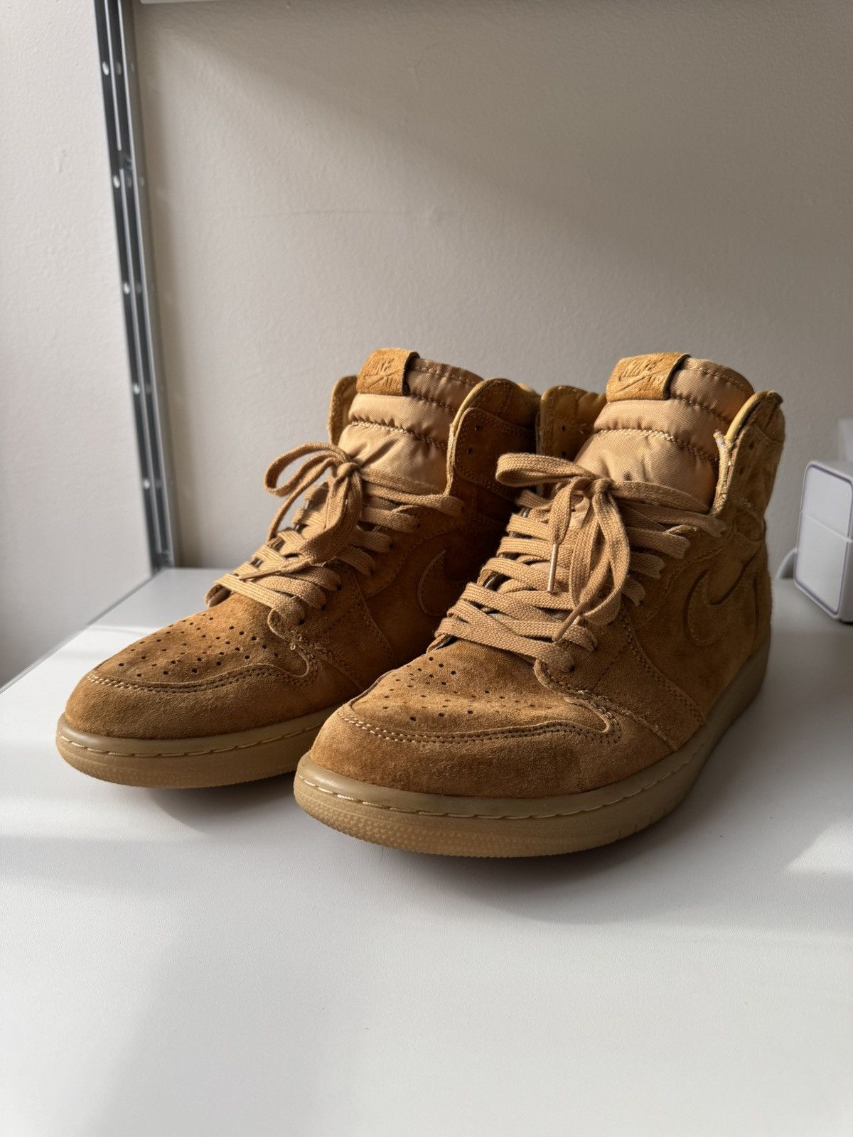 Nike Nike Air Jordan 1 Retro High OG Wheat Golden Harvest Sz 9.5 Size US 9.5 / EU 42-43 - 1 Thumbnail