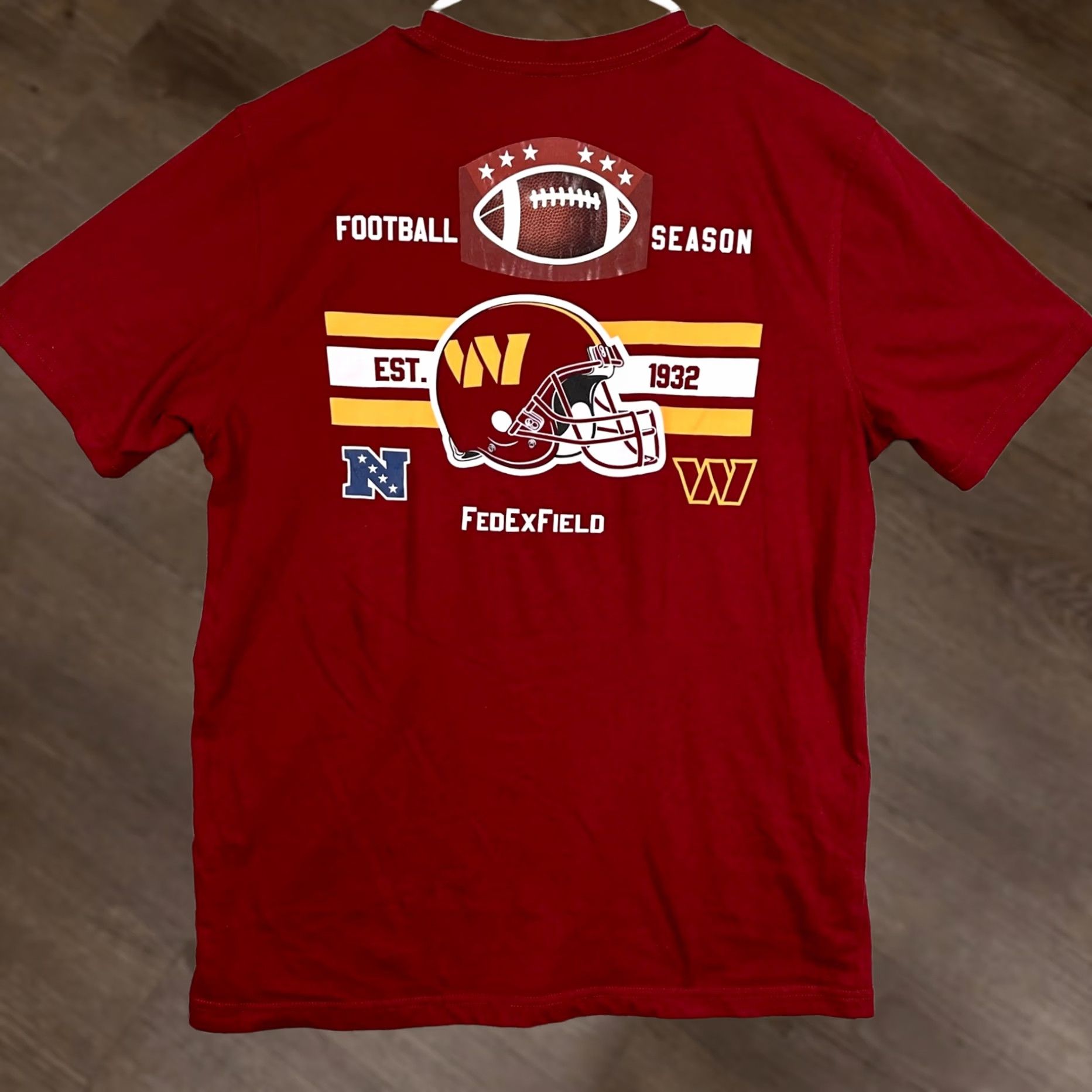 NFL Washington Commanders Football Tee Mens Medium Red Graphic Crewneck NFL Size US M / EU 48-50 / 2 - 1 Thumbnail