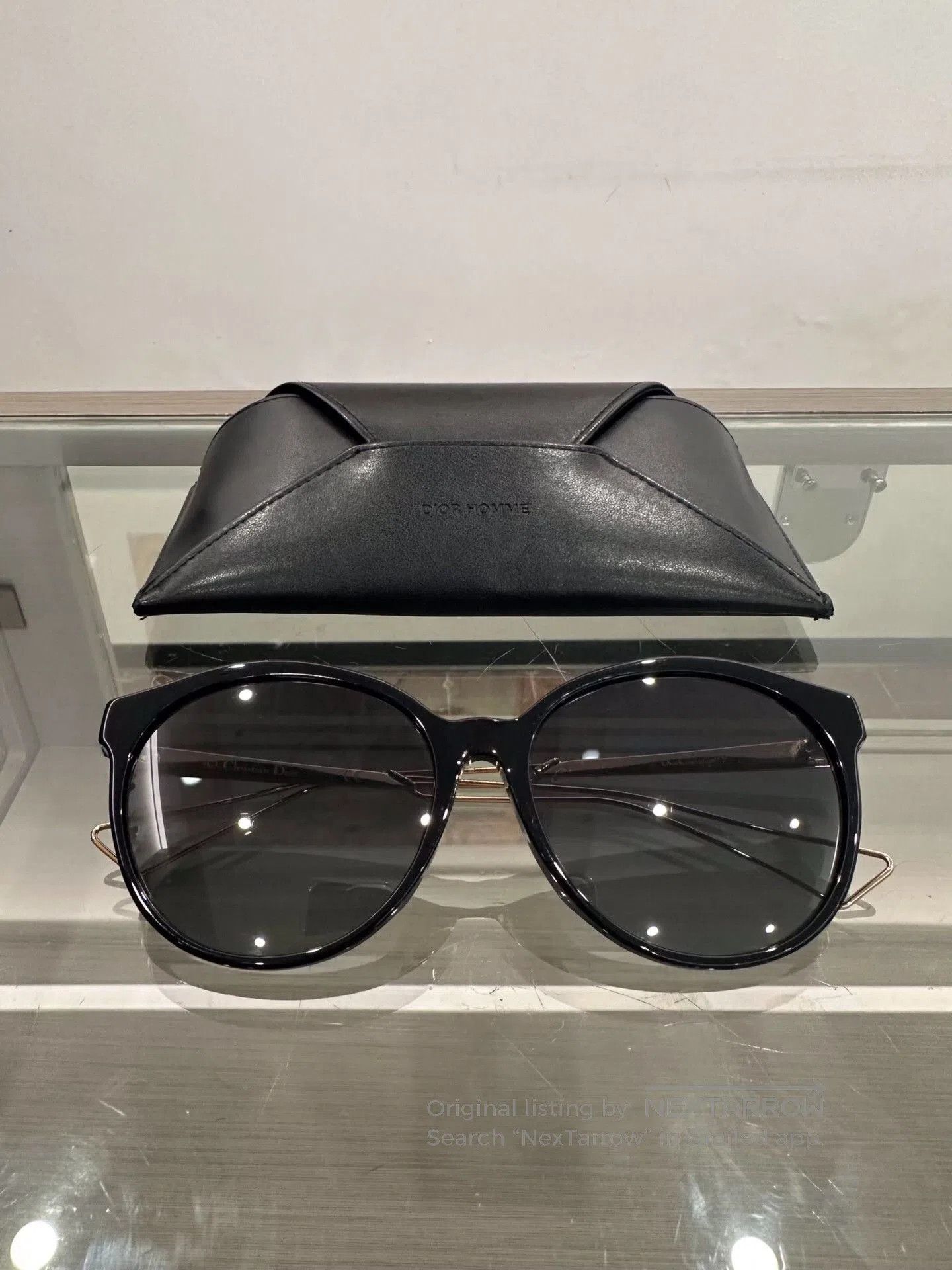 Dior Dior Black Cat-Eye Gold Logo Sunglasses. Size ONE SIZE - 2 Thumbnail