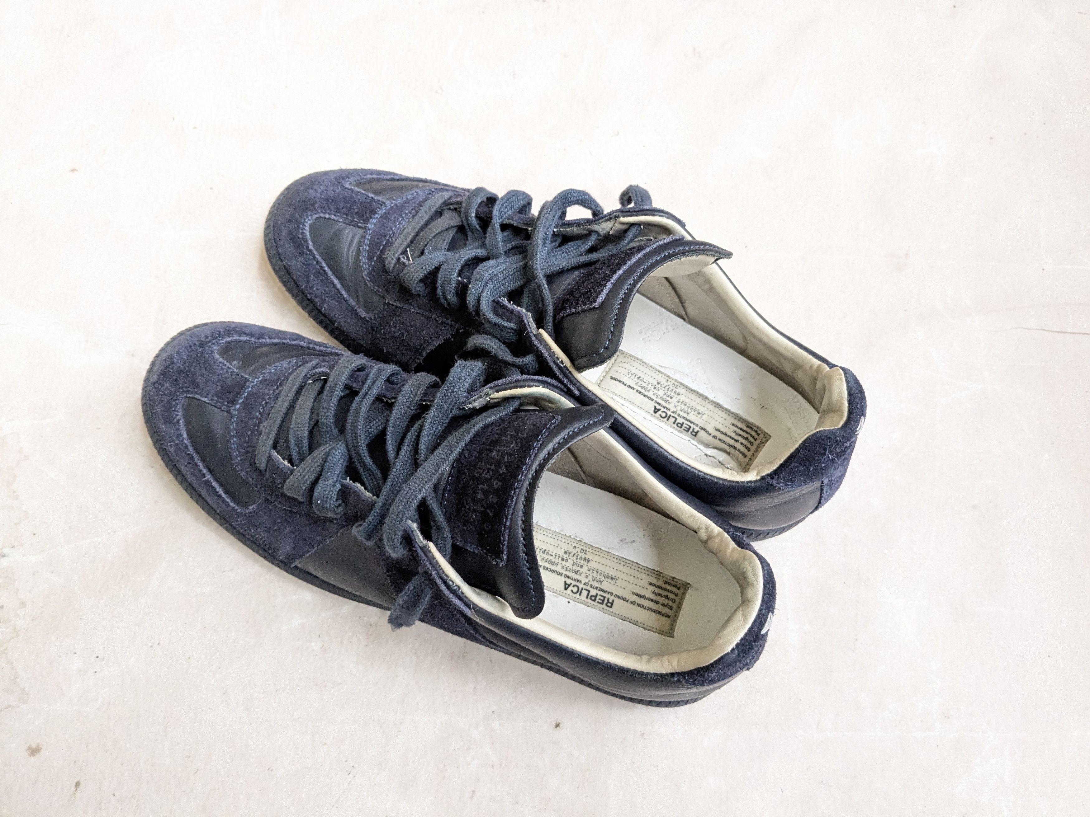 Maison Margiela Maison Margiela Replica GAT Navy Blue 9 42 Low Tops Size US 9 / EU 42 - 14 Thumbnail