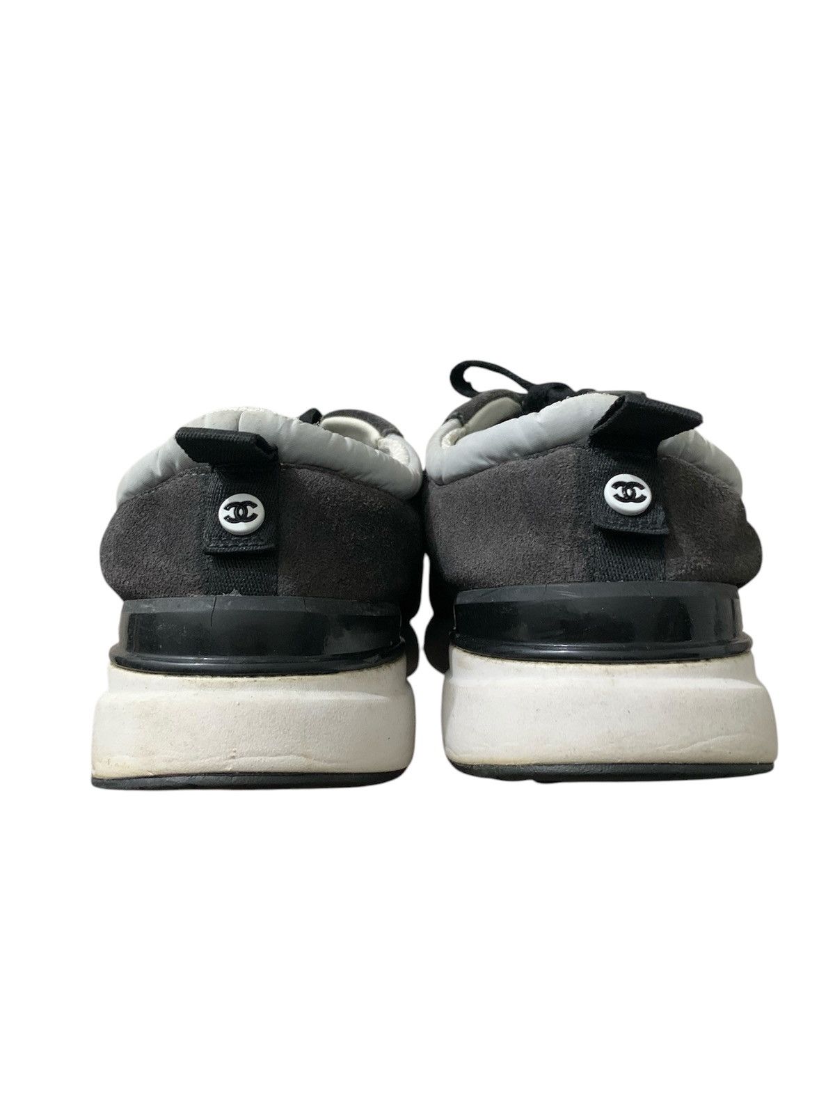 Chanel 🔥HEARING OFFER🔥Chanel CC Runner Suede Size US 6 / IT 36 - 4 Thumbnail