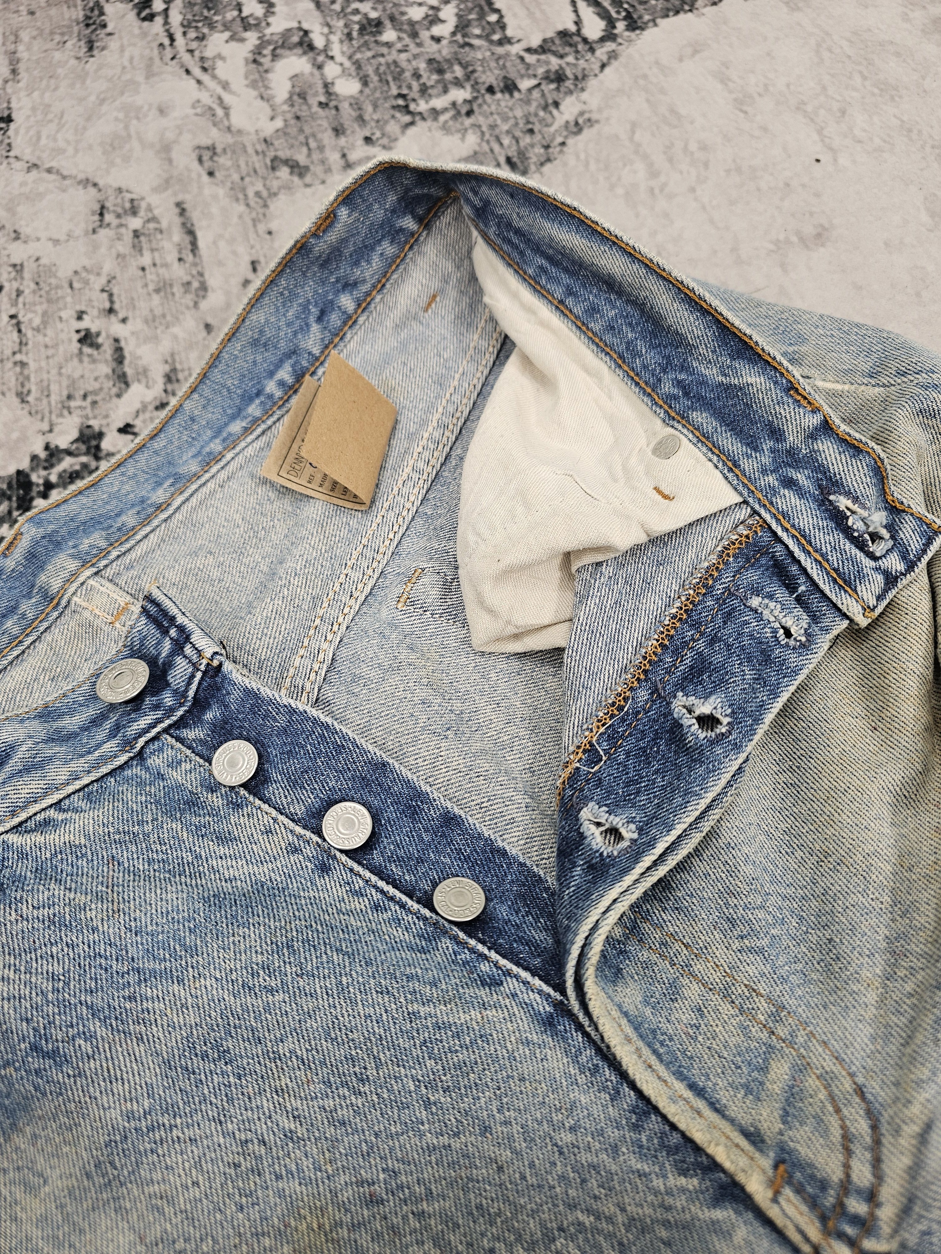 Levi's Vintage Clothing Vtg 90'S LEVIS 501 Ripped Yellow Stain Faded Jeans L0496 Size US 33 - 12 Thumbnail