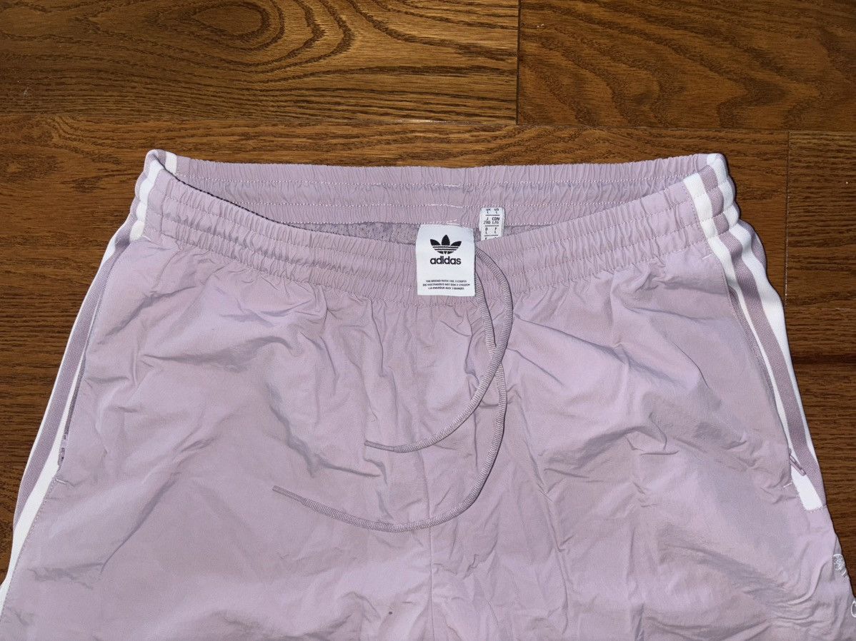 Adidas × Vintage Adidas women’s wind breaker baggy cuffed pants. Size 36" / US 14 / IT 50 - 2 Thumbnail