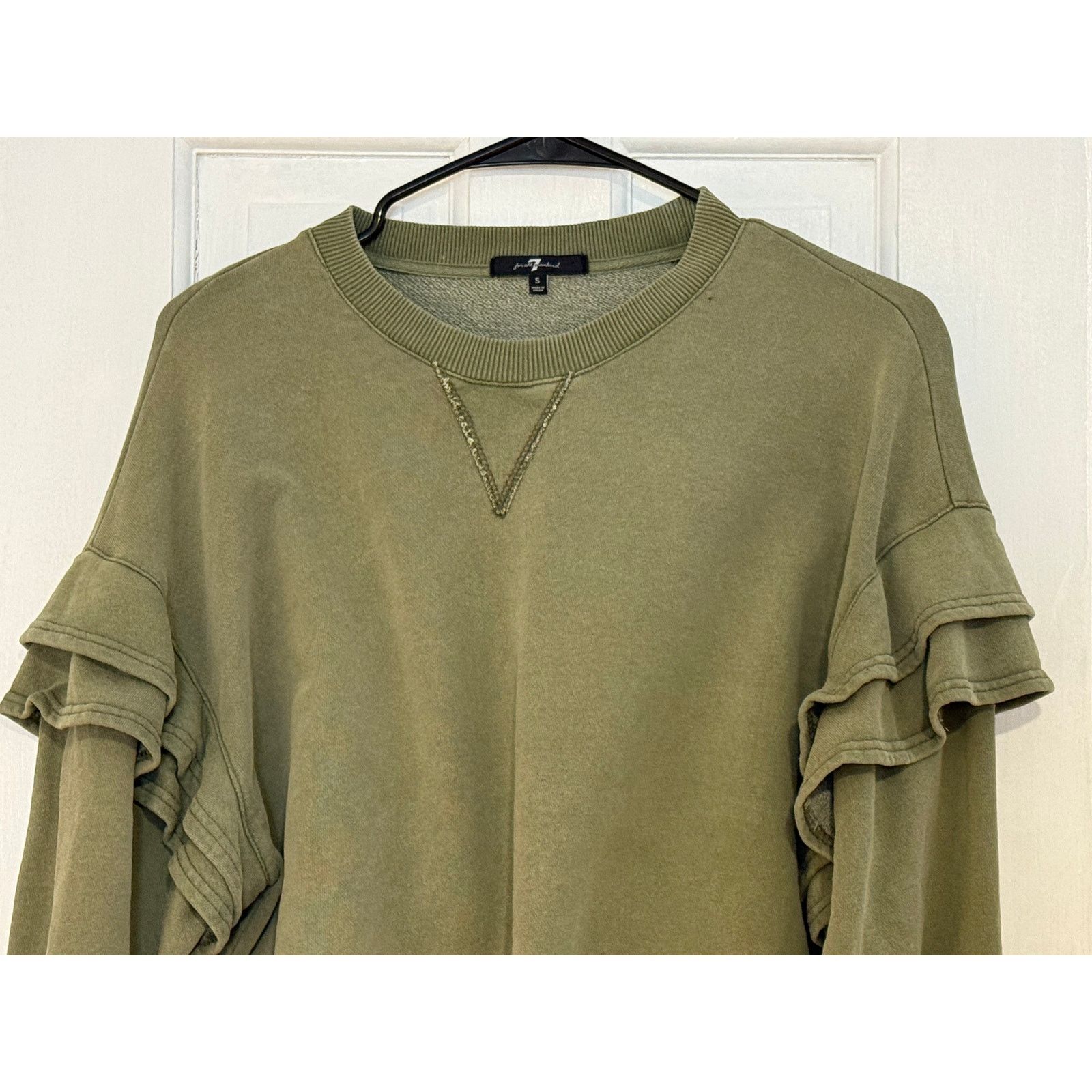 7 For All Mankind 7 For All Mankind Ruffle Crop Sweatshirt Olive Small Size S / US 4 / IT 40 - 2 Thumbnail