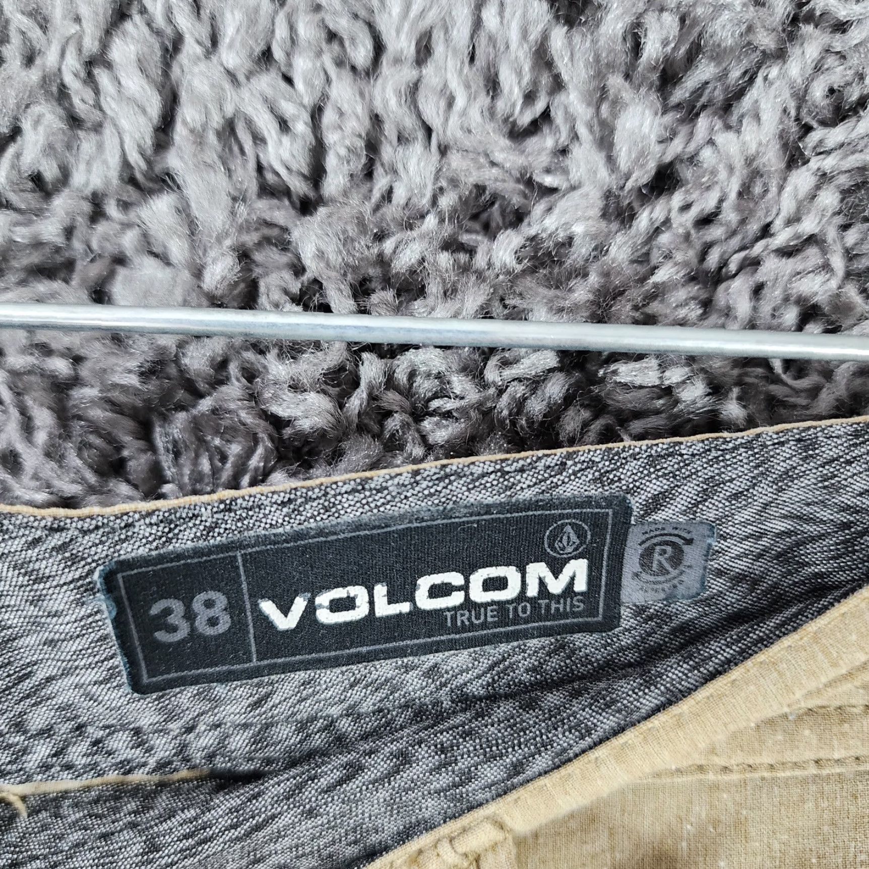 Volcom VOLCOM Men's Chino Shorts Size 40 Tan Size US 40 / EU 56 - 3 Thumbnail